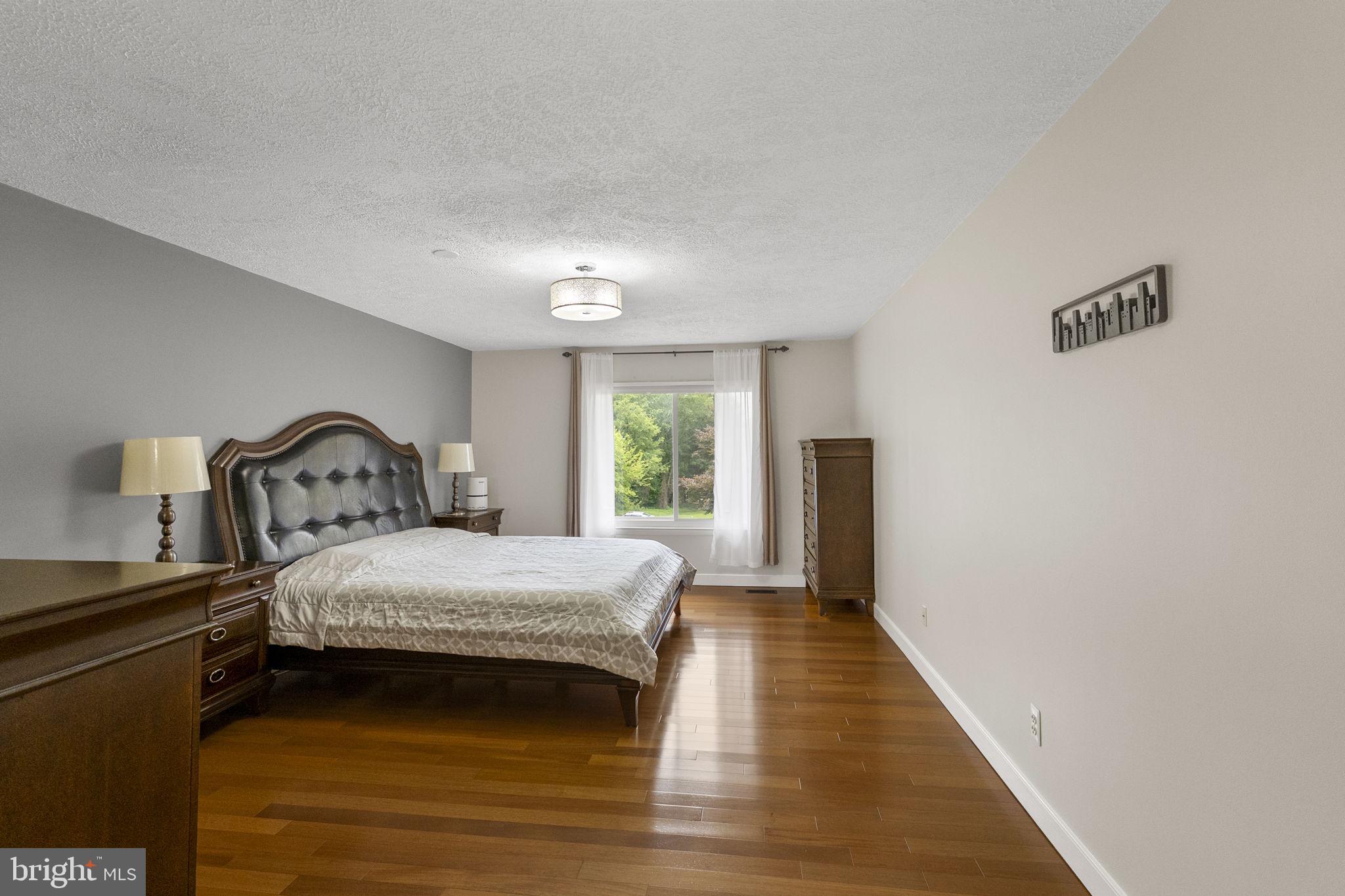 HIGHLAND LAKE - Residential