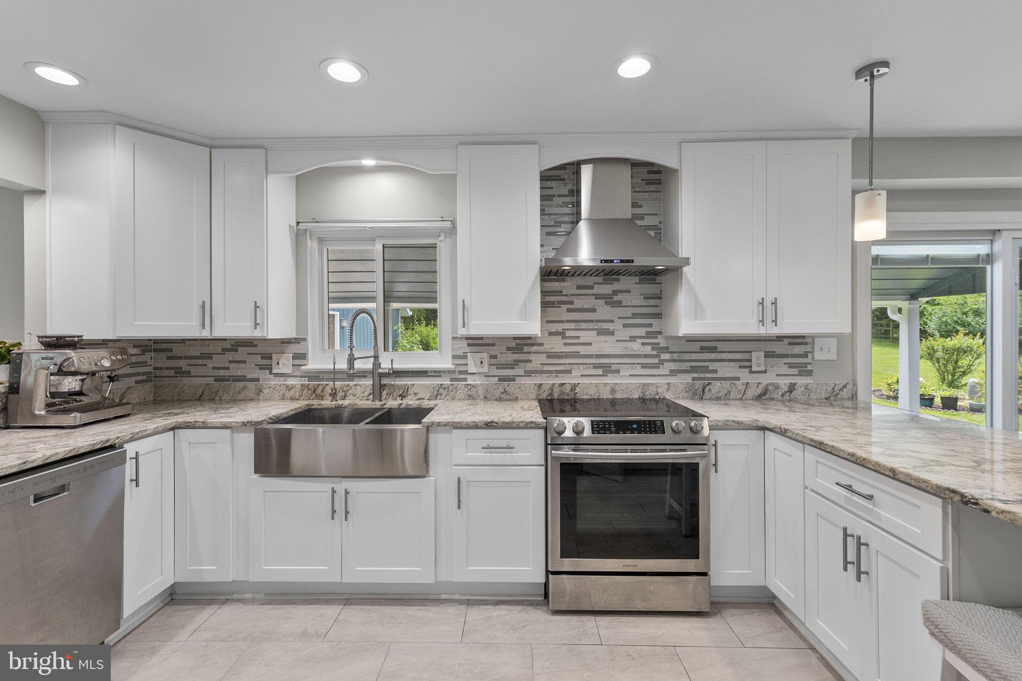 HIGHLAND LAKE - Residential