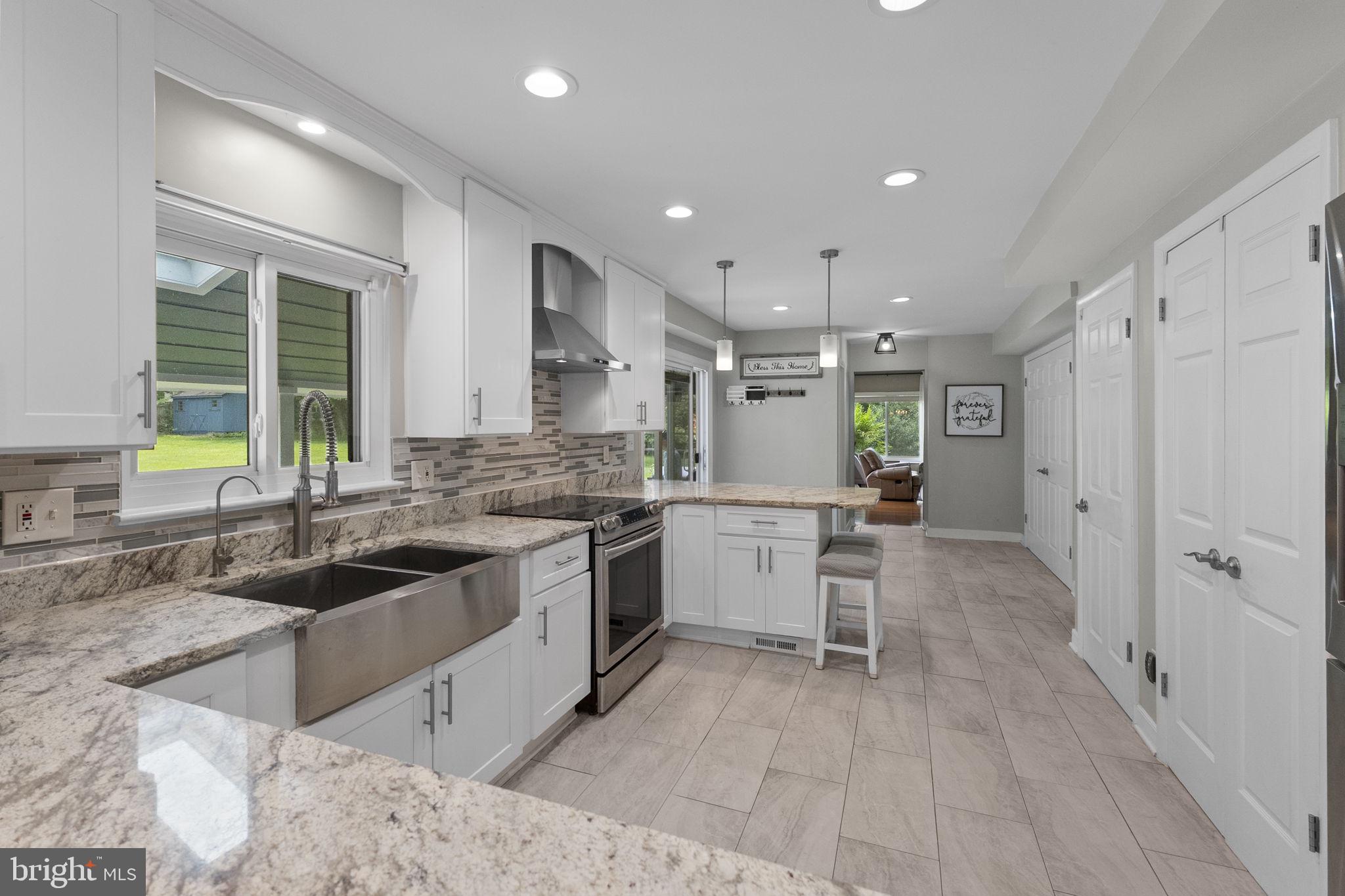 HIGHLAND LAKE - Residential