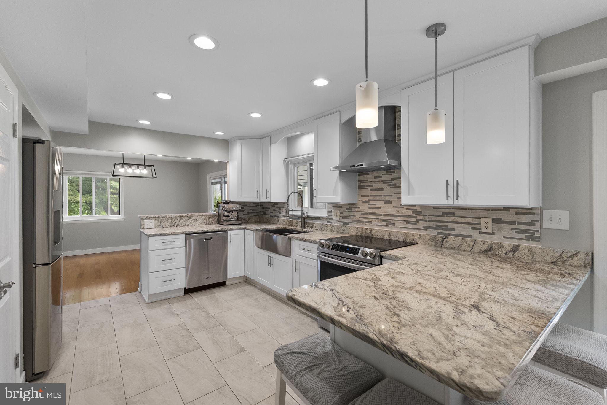 HIGHLAND LAKE - Residential