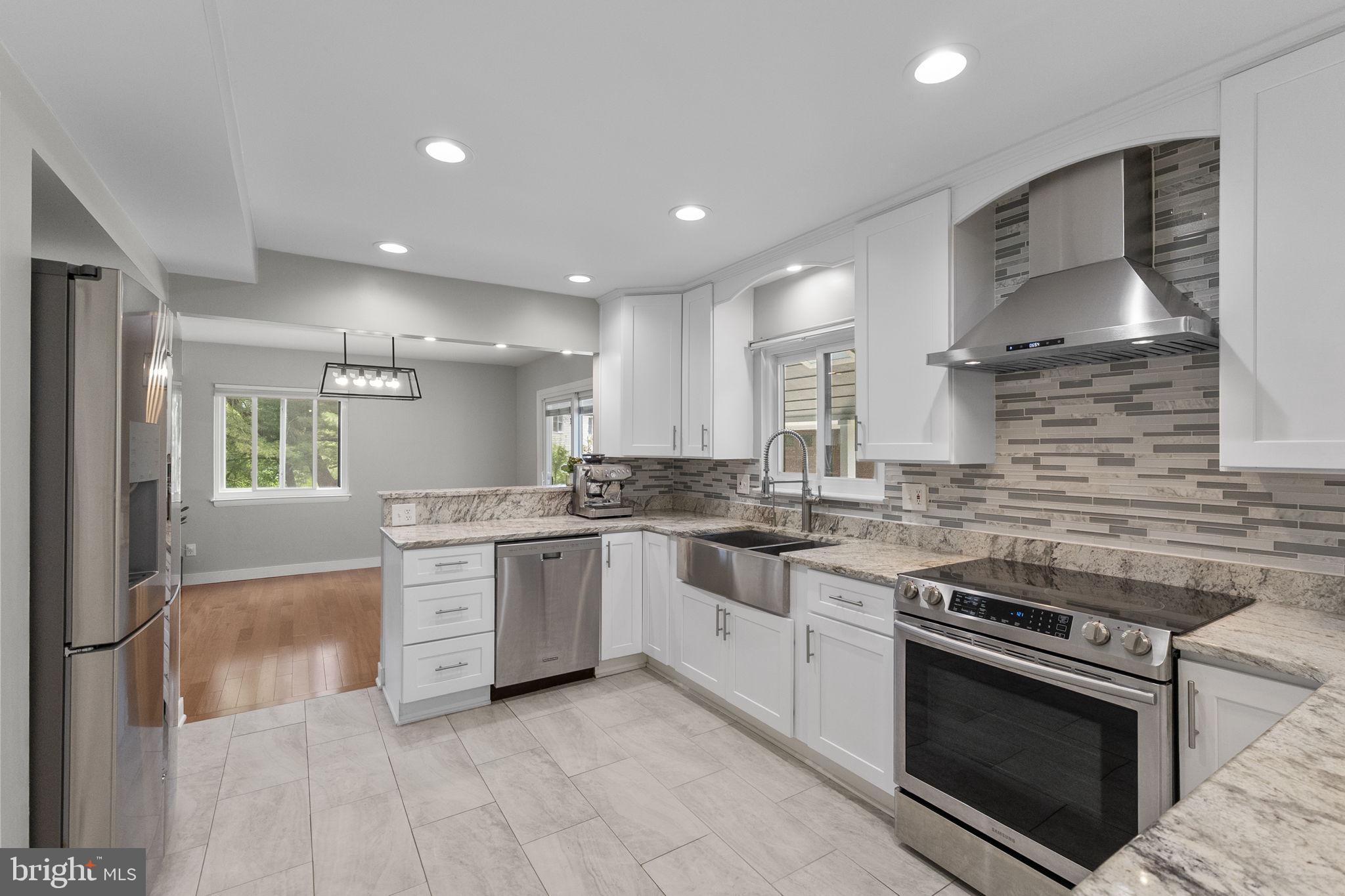 HIGHLAND LAKE - Residential