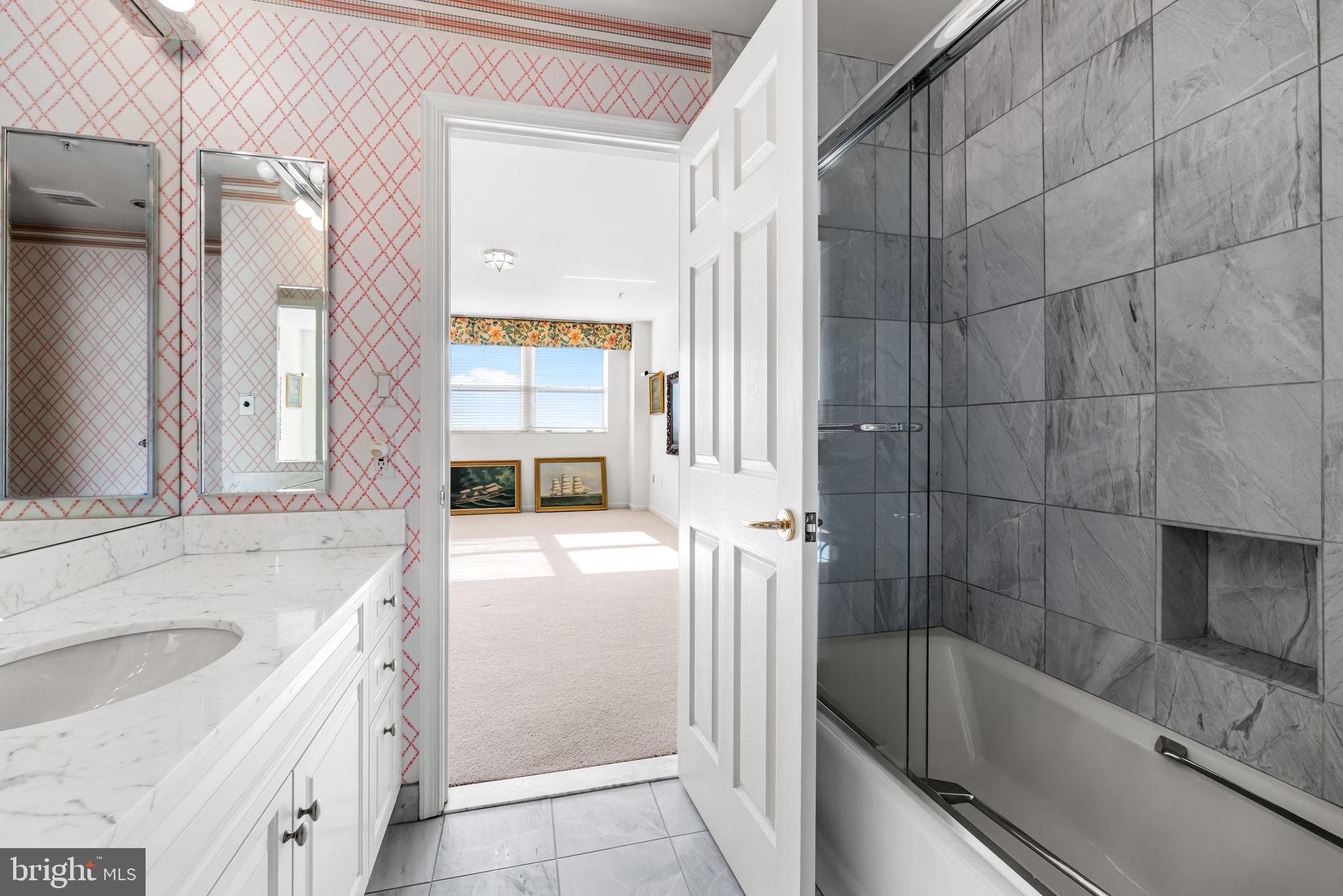 TUSCANY-CANTERBURY - Residential