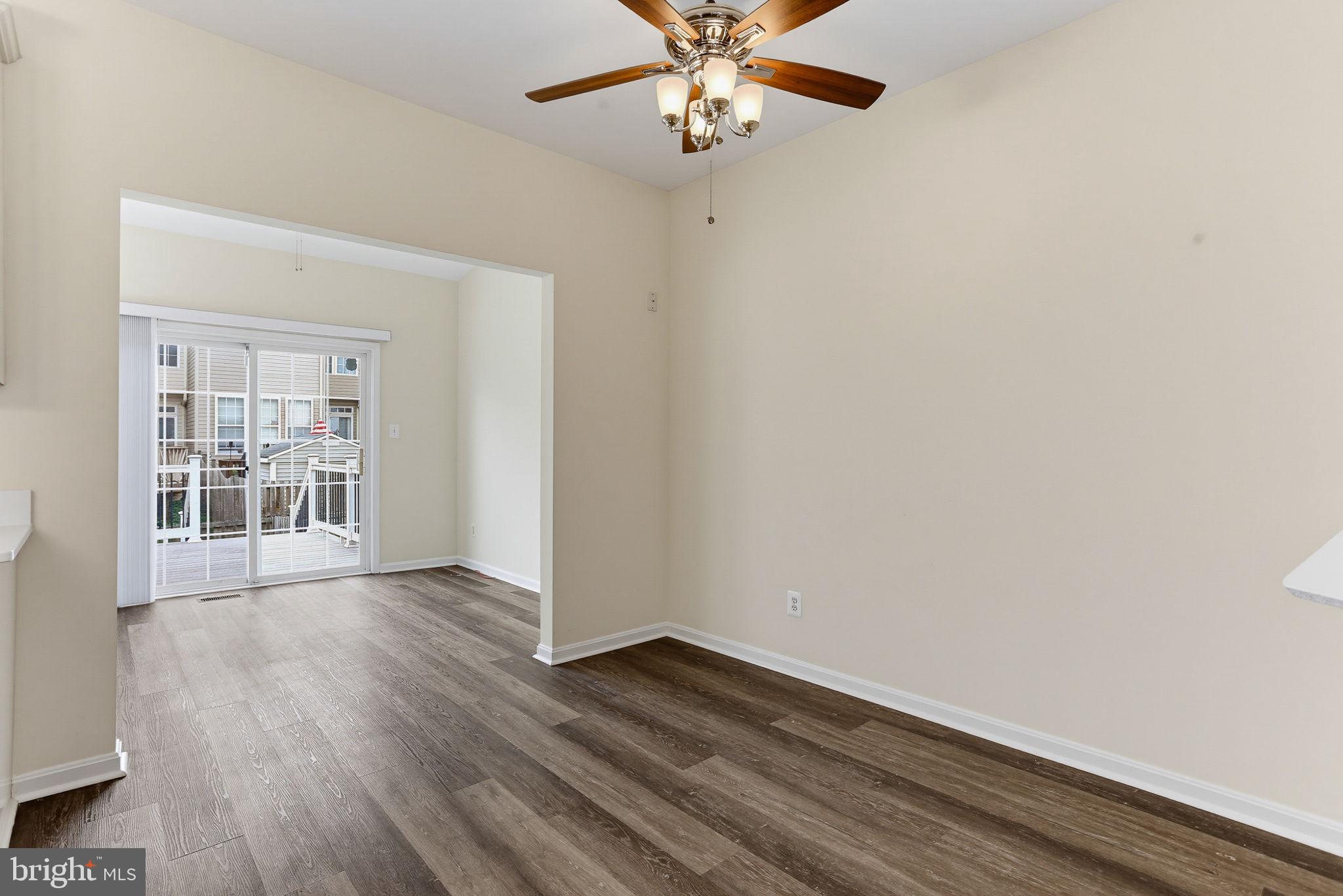 HOLLY WOODS - Residential