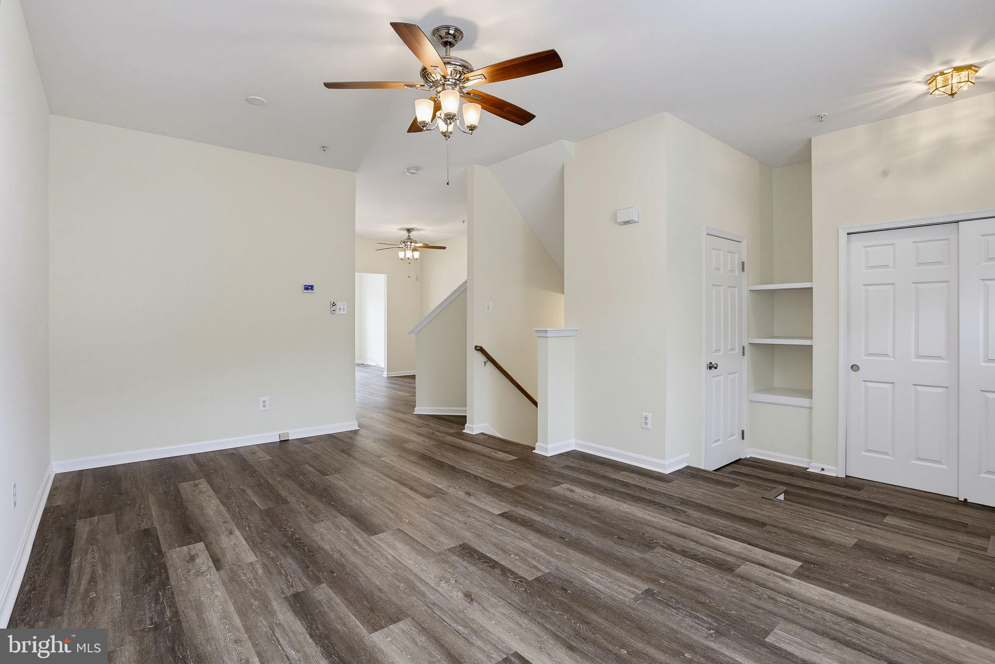 HOLLY WOODS - Residential