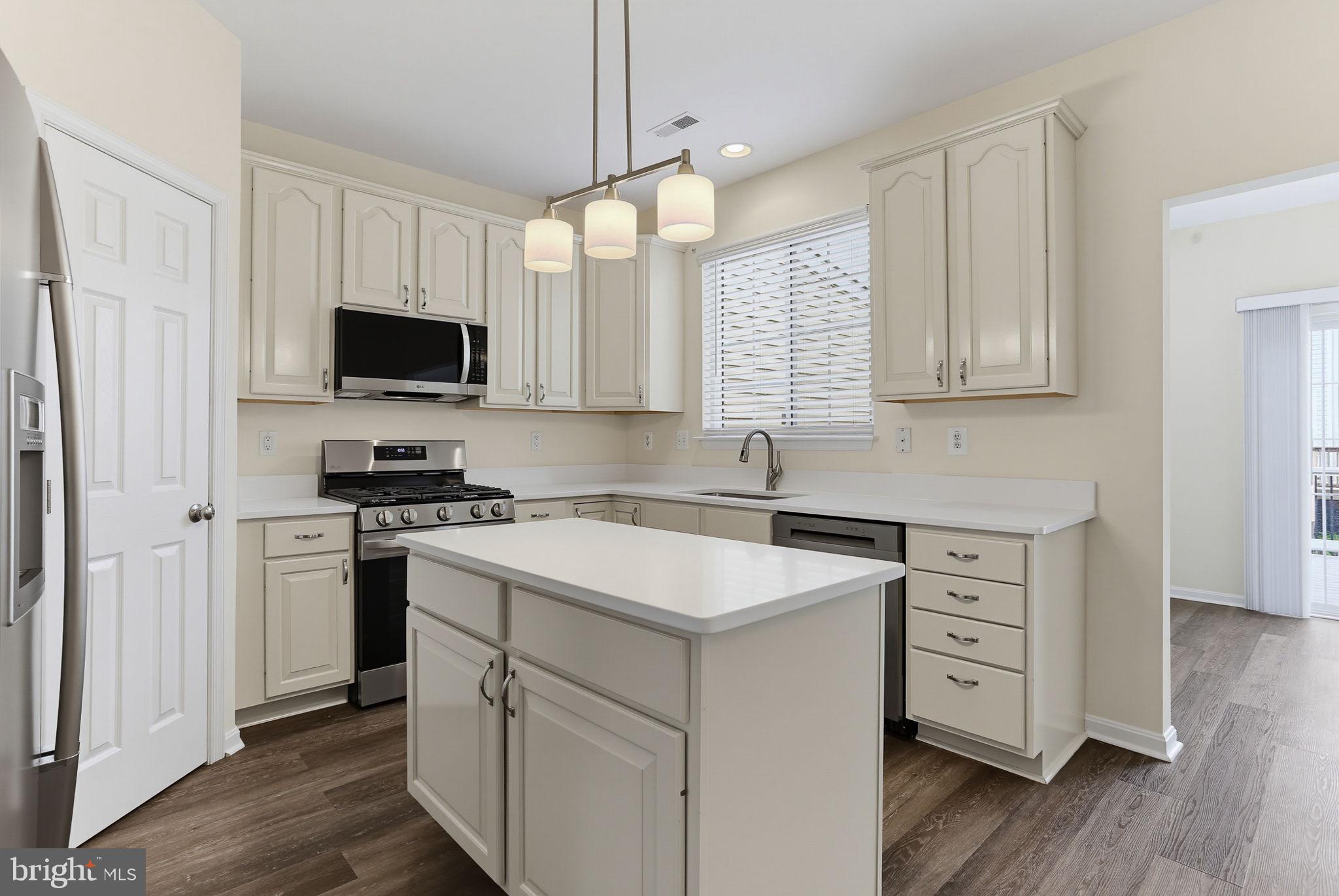 HOLLY WOODS - Residential
