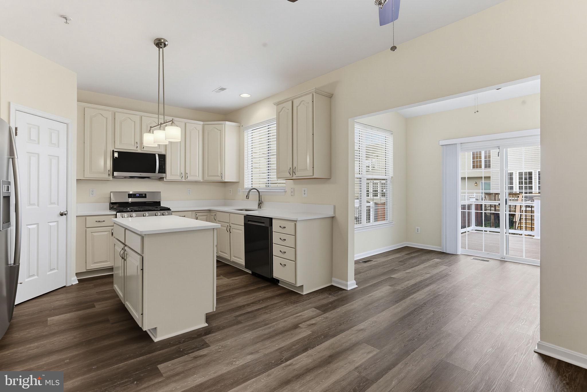 HOLLY WOODS - Residential