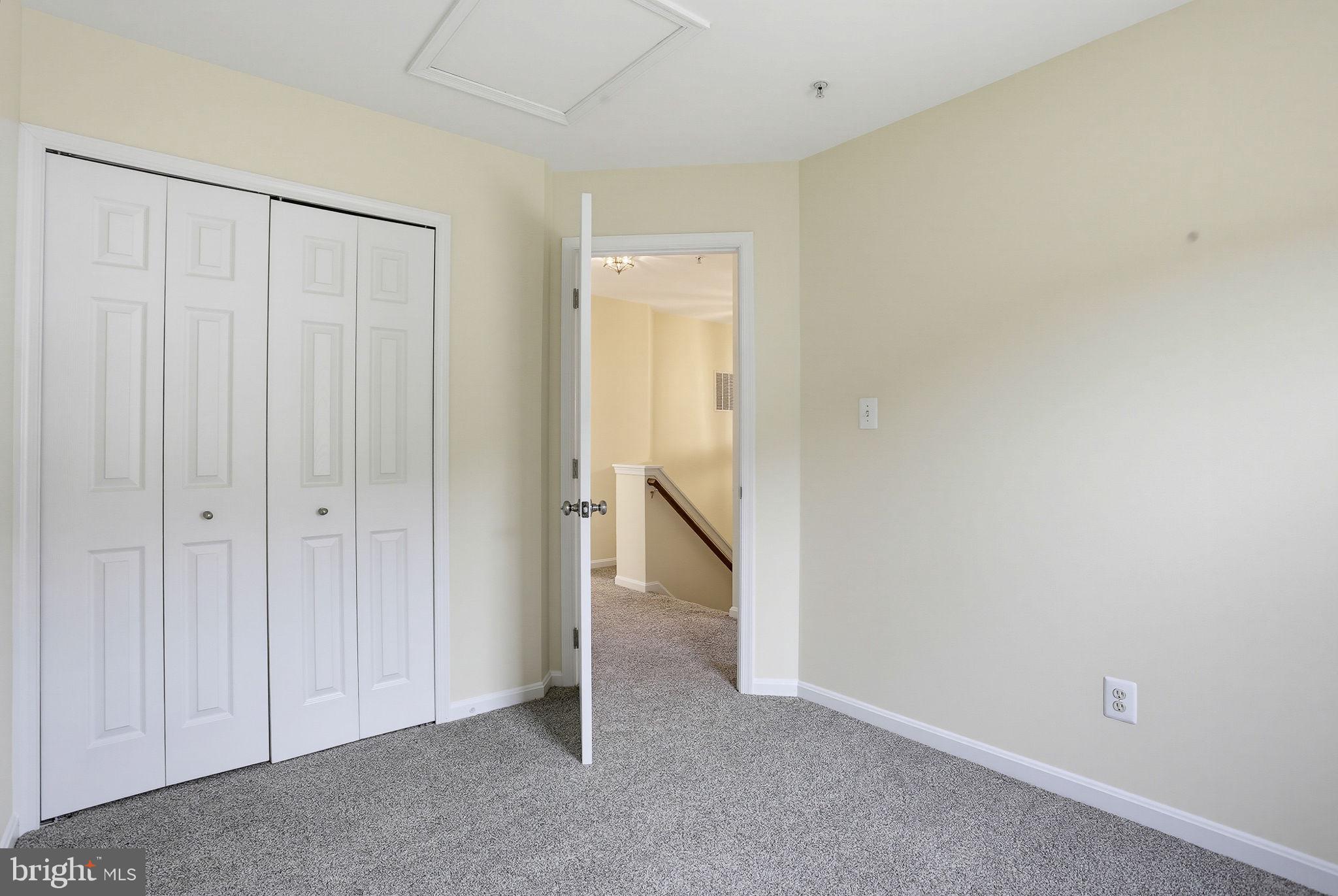 HOLLY WOODS - Residential