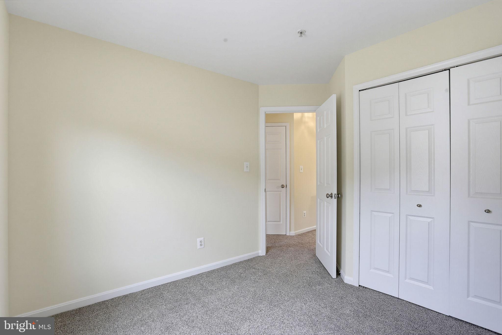 HOLLY WOODS - Residential