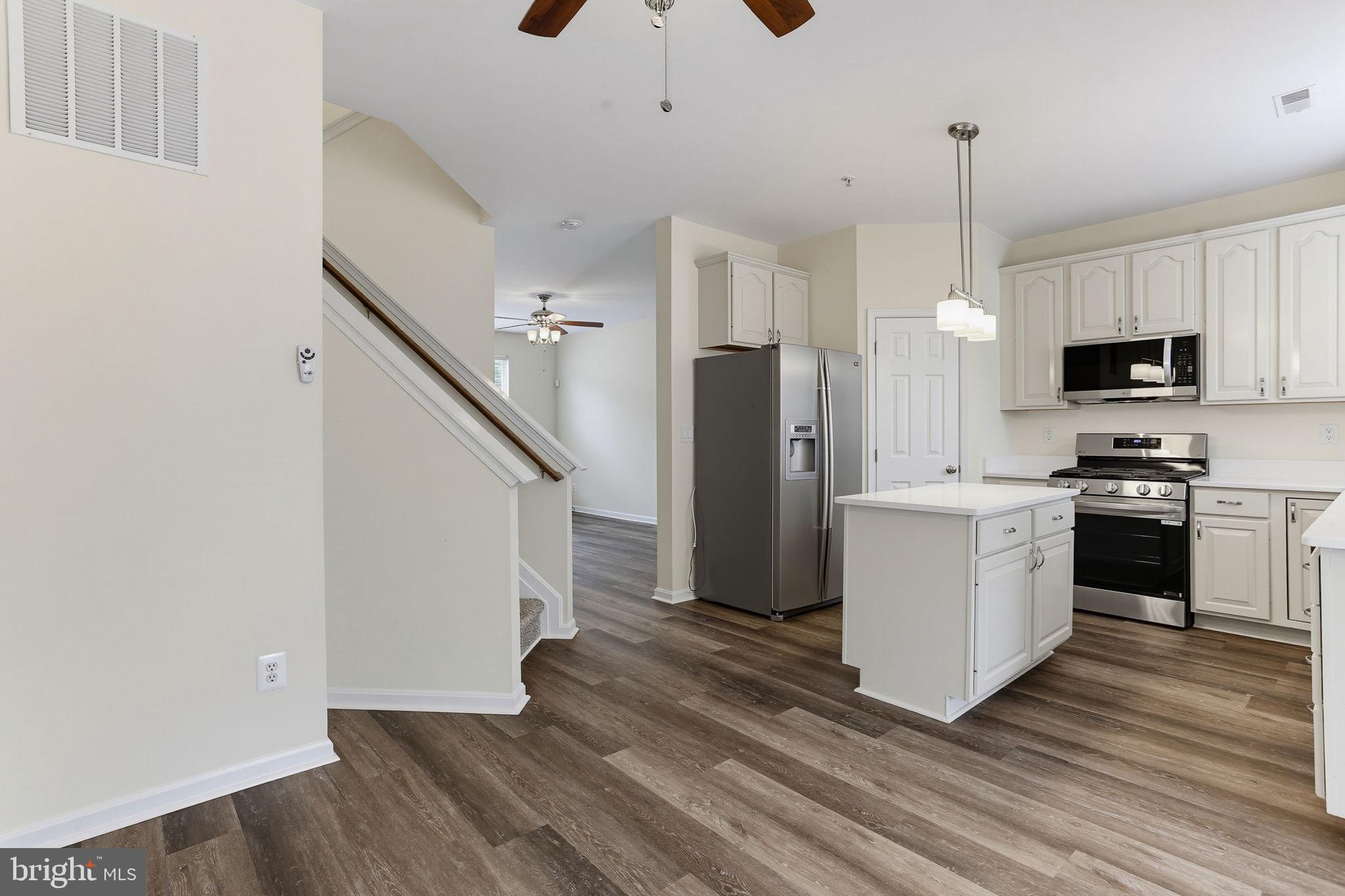 HOLLY WOODS - Residential