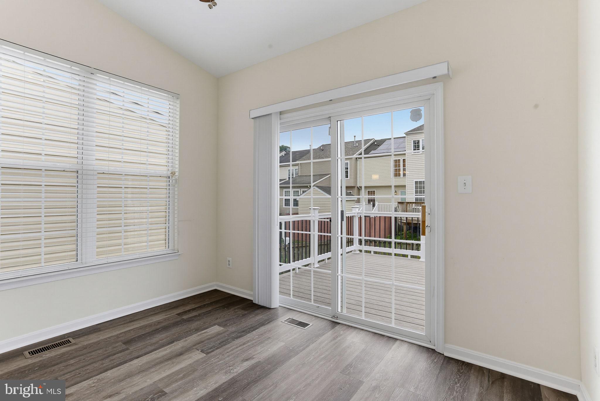 HOLLY WOODS - Residential