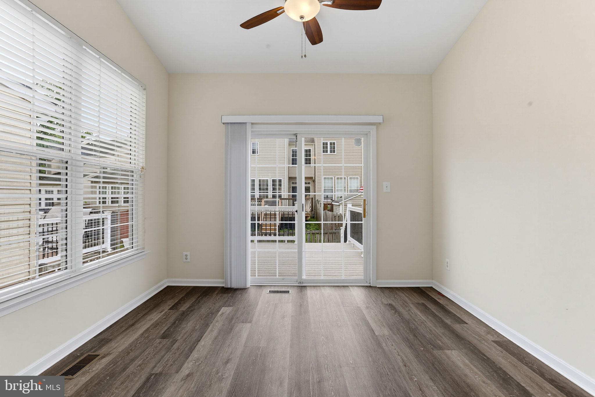 HOLLY WOODS - Residential