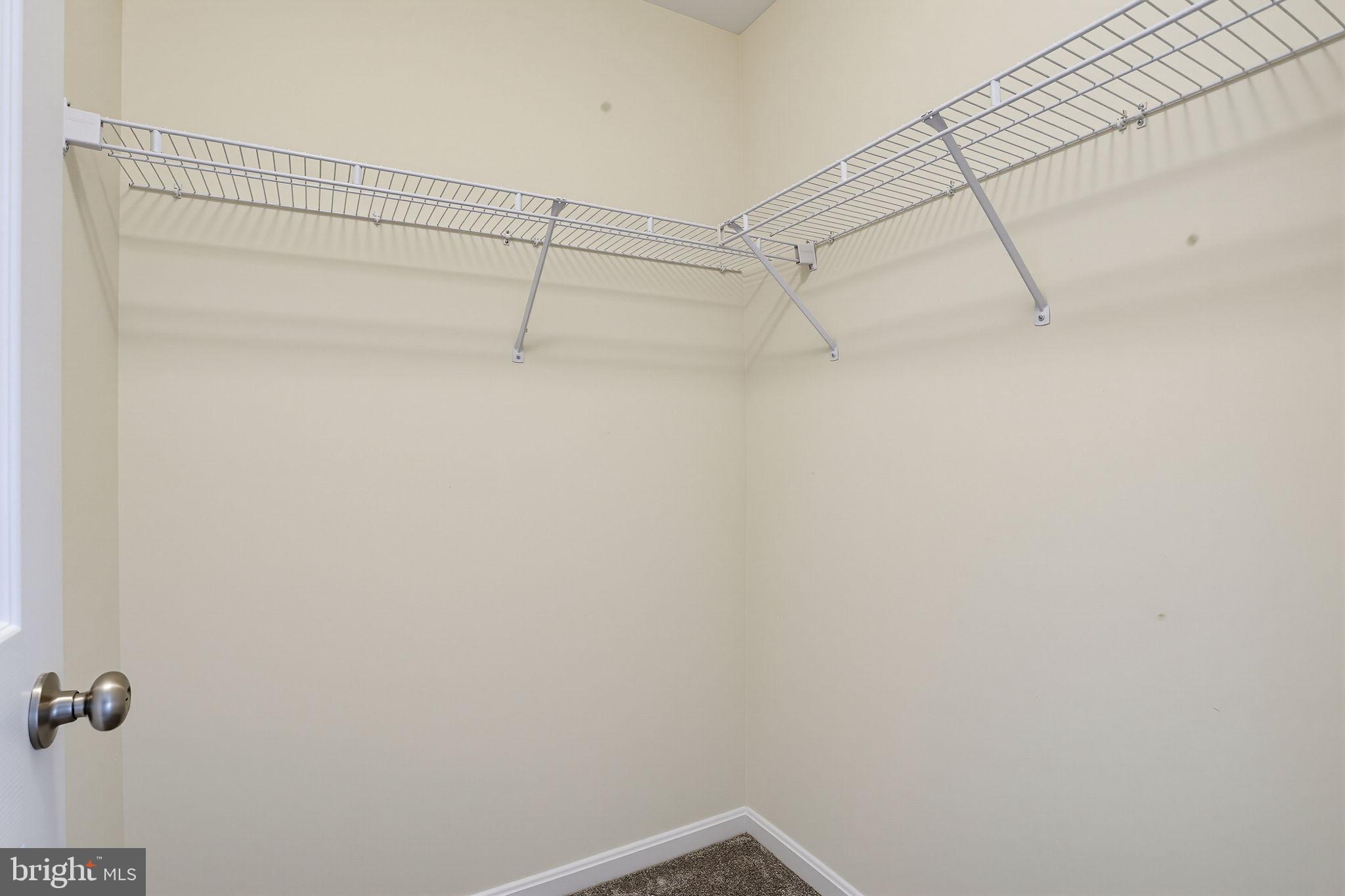 HOLLY WOODS - Residential