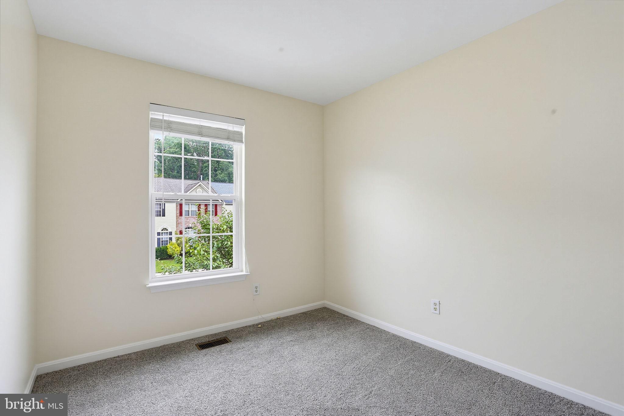 HOLLY WOODS - Residential