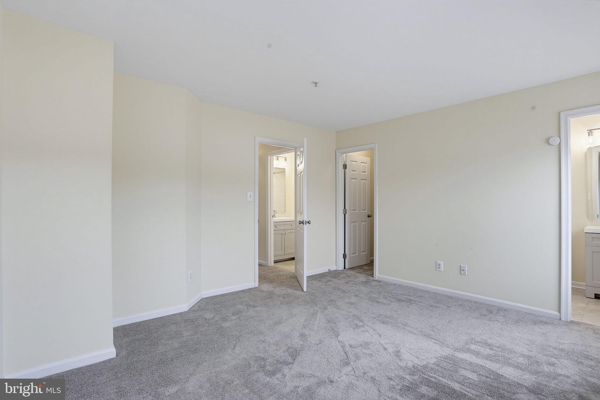 HOLLY WOODS - Residential