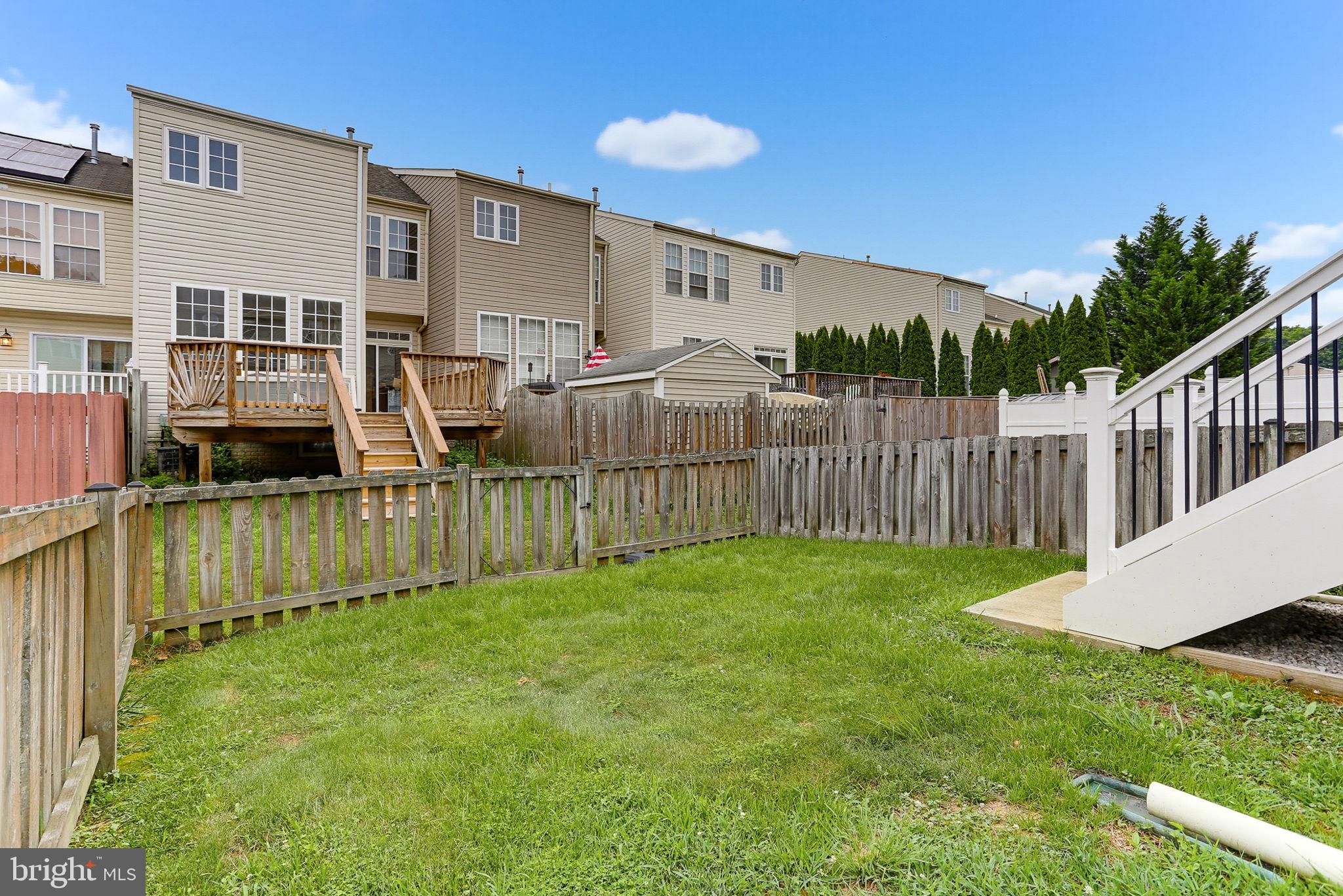 HOLLY WOODS - Residential