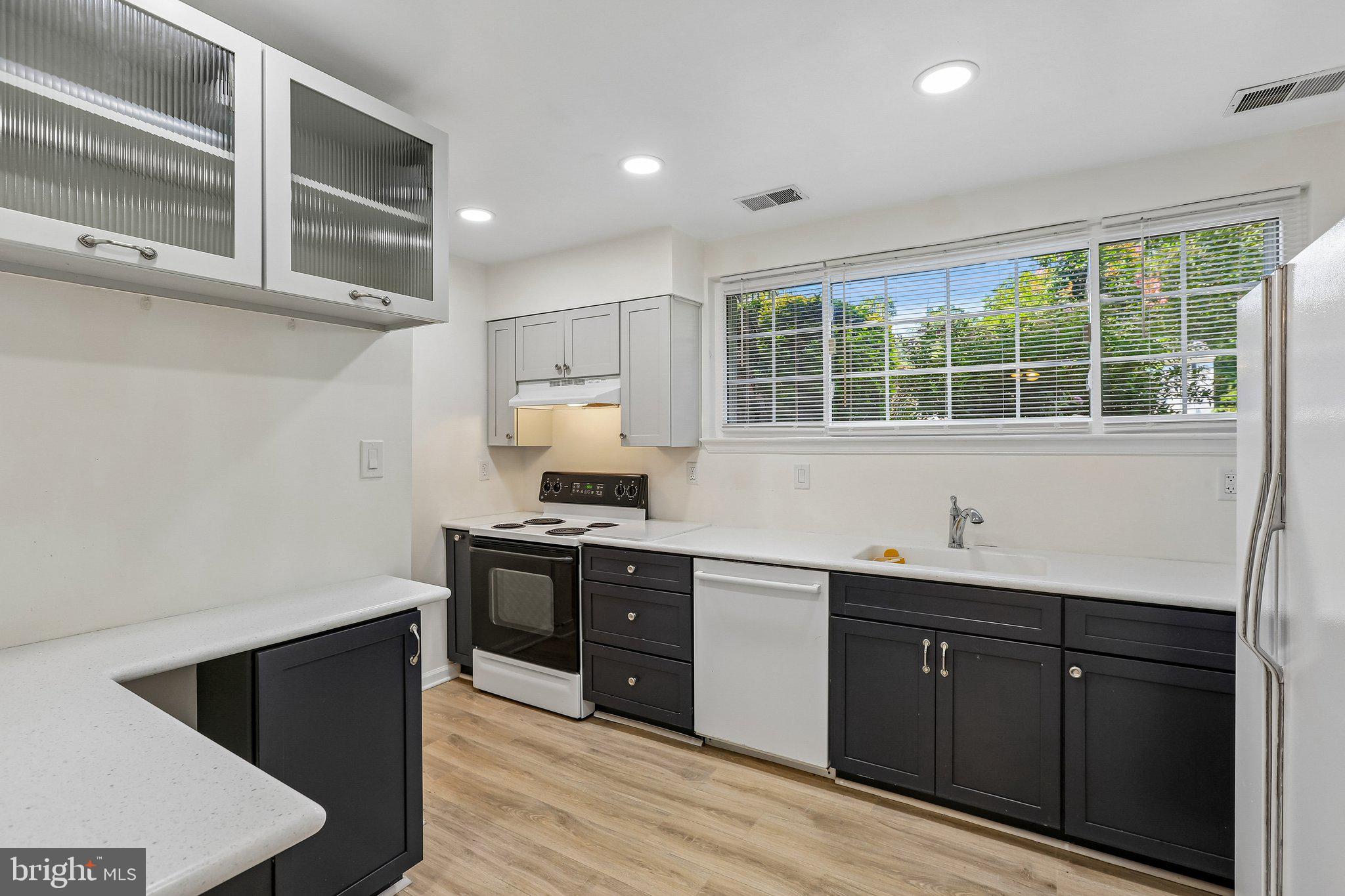 CHERRYWOOD CONDO PHASE I - Residential