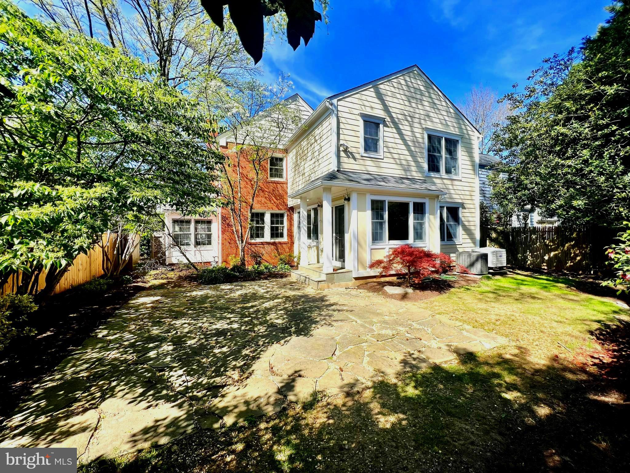BRADLEY HILLS - Residential