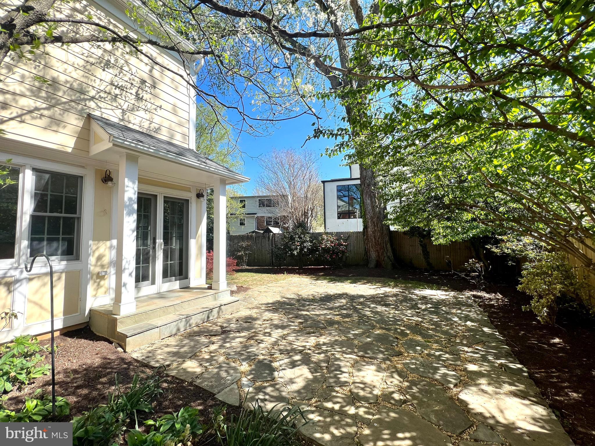 BRADLEY HILLS - Residential