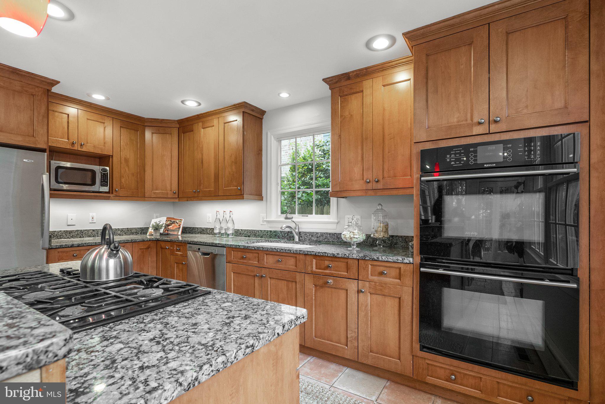 BRADLEY HILLS - Residential