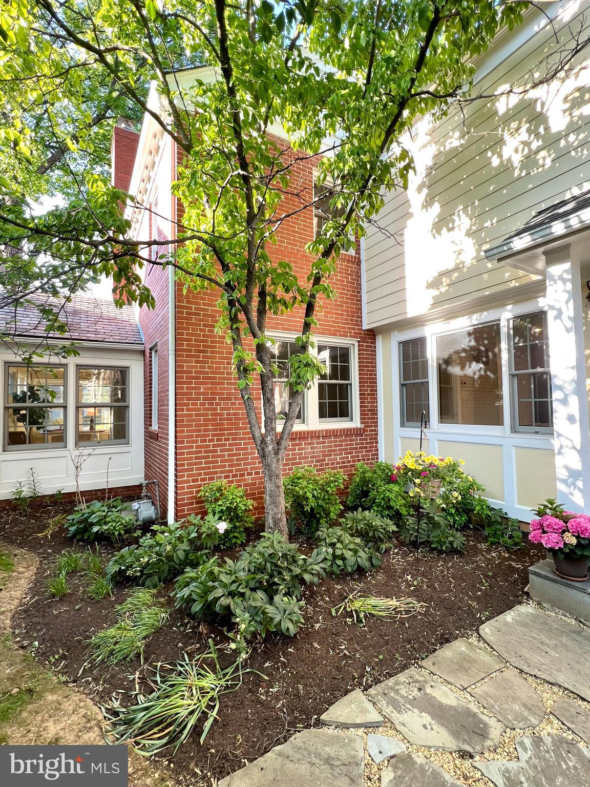 BRADLEY HILLS - Residential