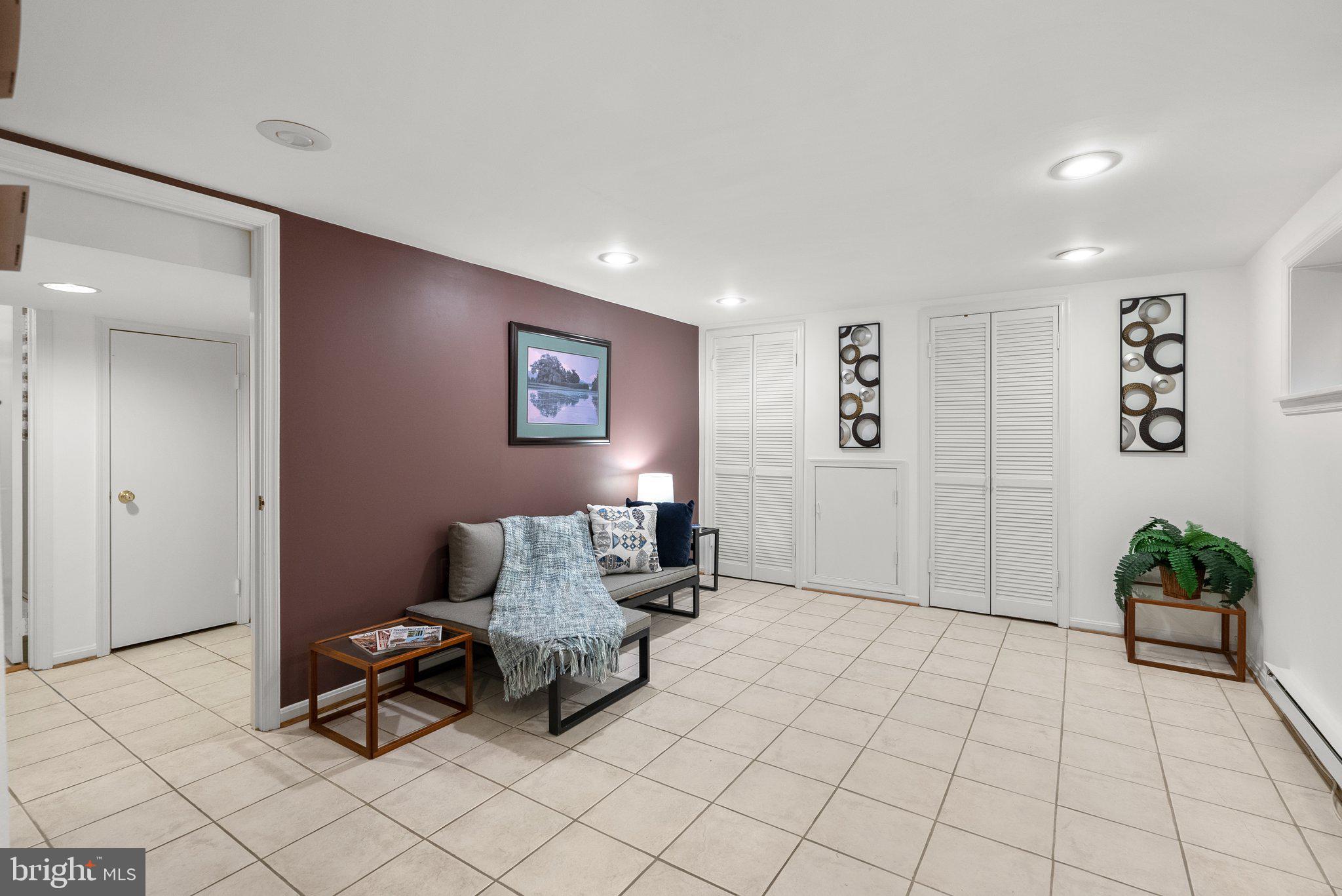 BRADLEY HILLS - Residential