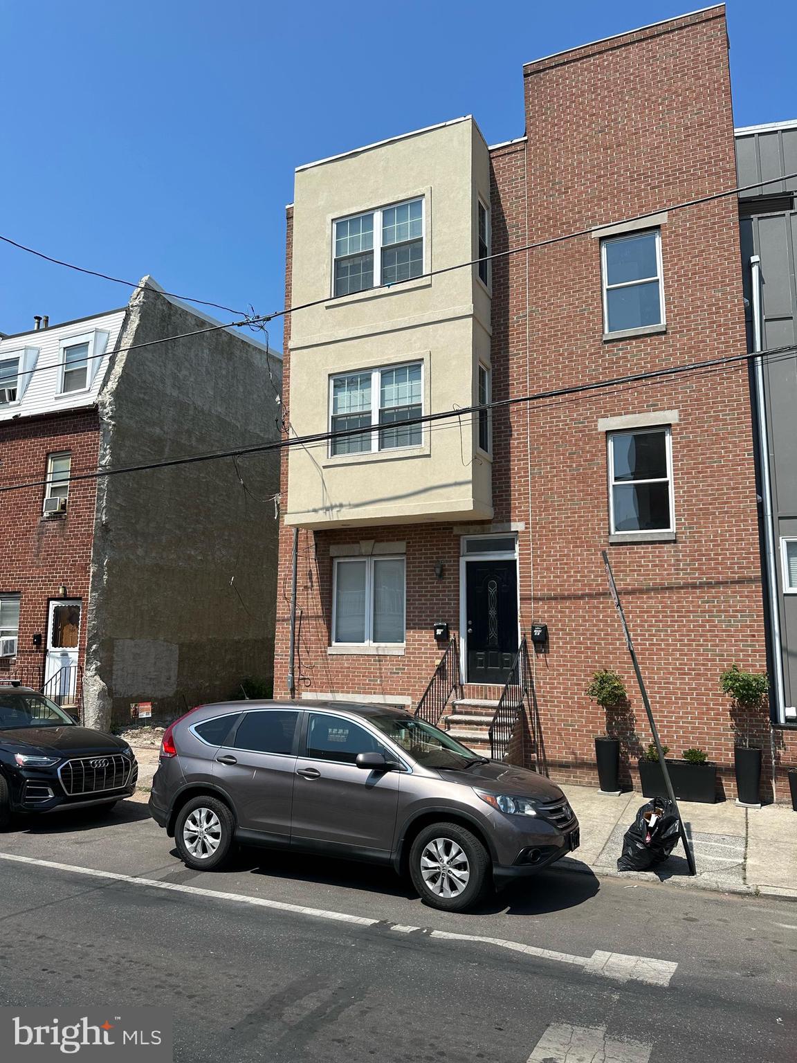 Rarely offered spacious bi -level one bedroom and den apartment (950 sq ft) located in Graduate Hospital area, within walking/biking distance to Center City, UPENN, South Street and all major shopping, entertainment and transportation. Hardwood floors throughout the first floor  featuring an open floor plan living room, eat in kitchen with dishwasher and garbage disposal ( all appliances are electric), large ceramic tile bathroom with a shower stall and a bedroom with French  doors leading into a small patio. Finished basement with wall to wall carpeting with laundry room , den/office and half bath.  Central air, plenty of closet space, recessed lighting, cable wired.  By appointment only. Pets negotiable with deposit (1yo+; spayed/neutered, Cat $250/ Dog$375).