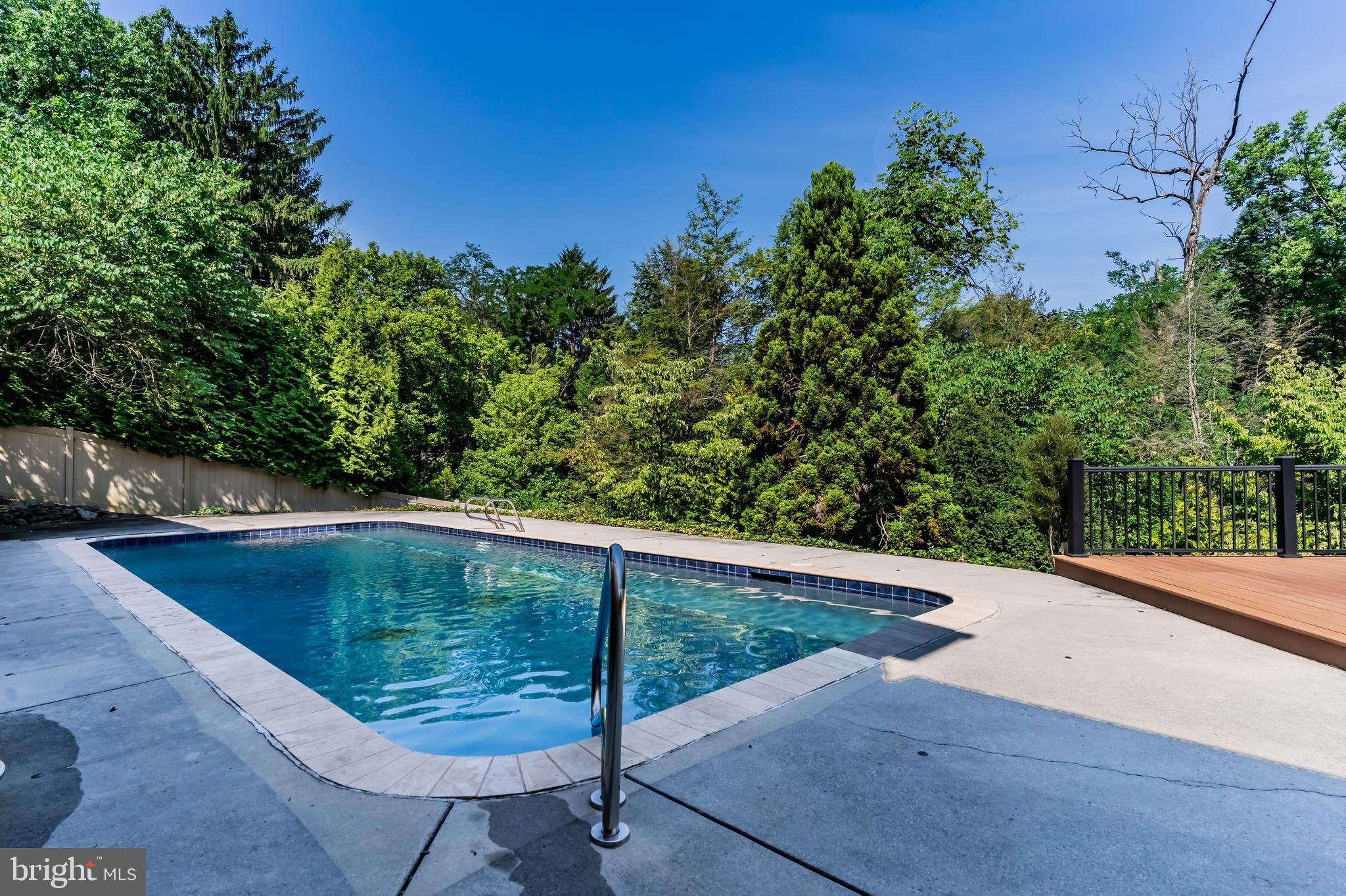 COUNTRY CLUB HILLS - Residential