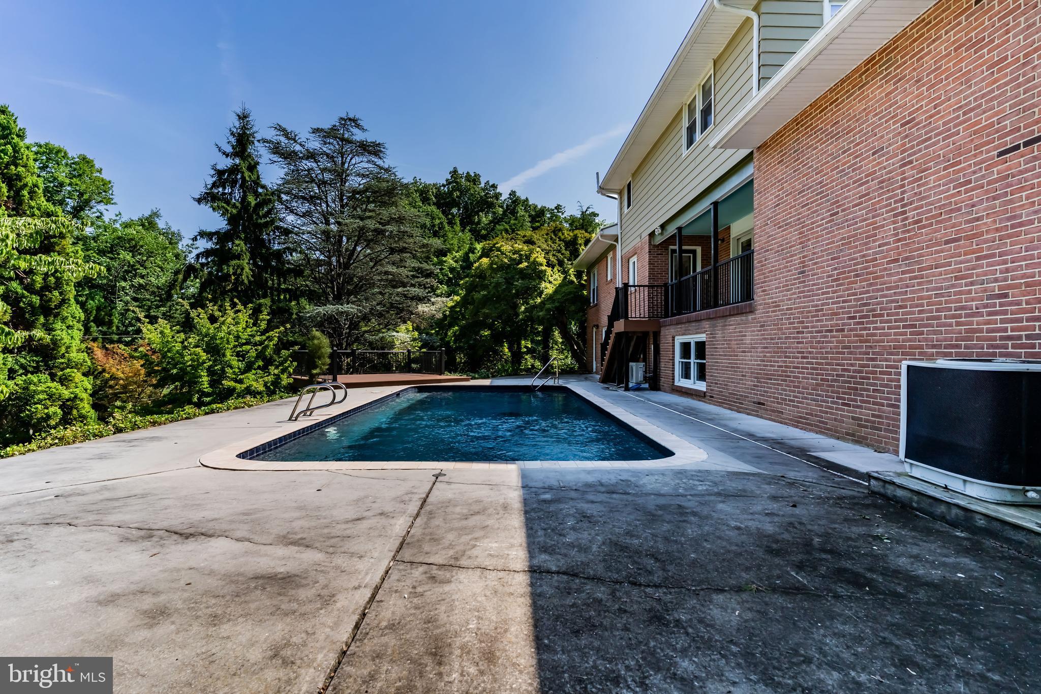 COUNTRY CLUB HILLS - Residential