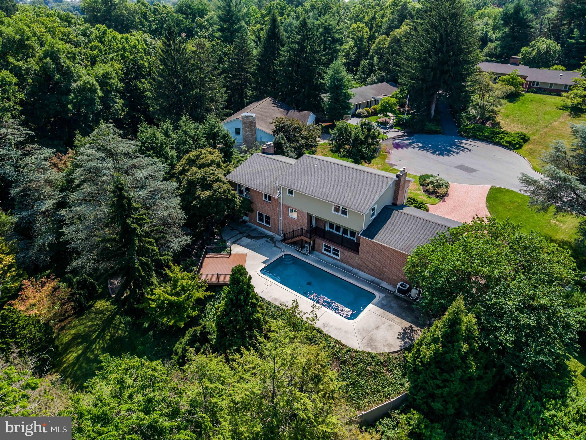 COUNTRY CLUB HILLS - Residential