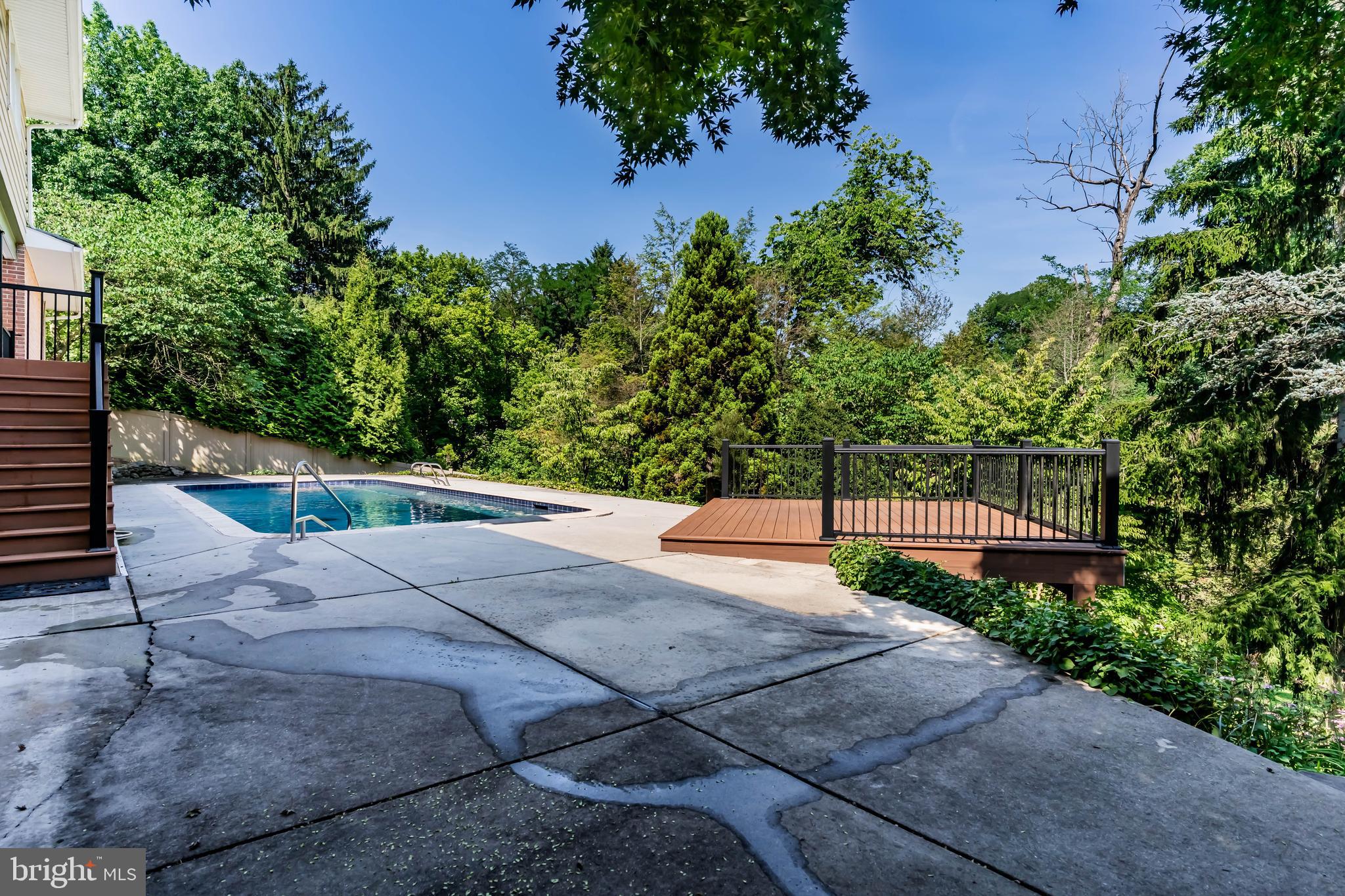 COUNTRY CLUB HILLS - Residential