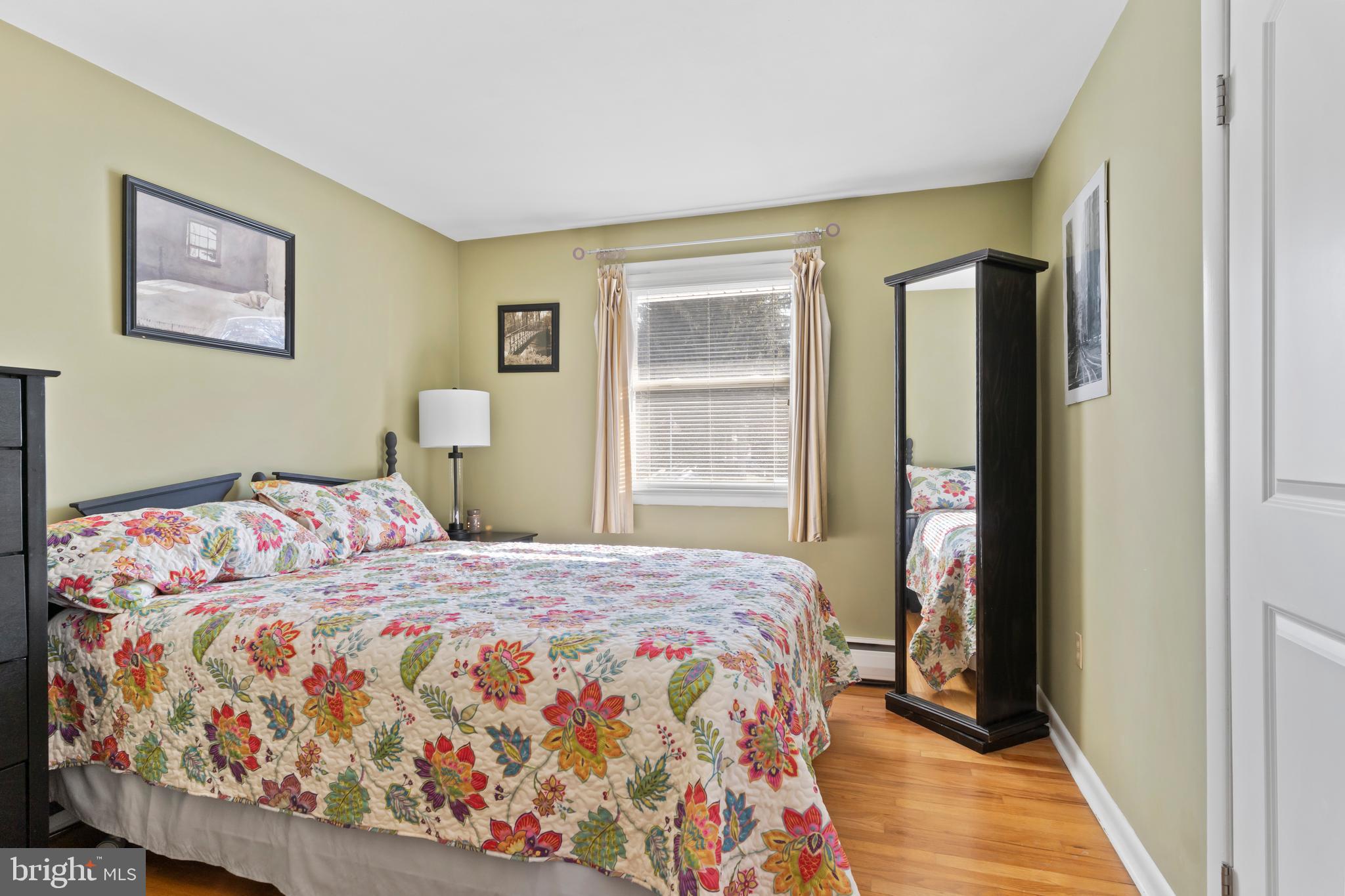 COUNTRY CLUB HILLS - Residential