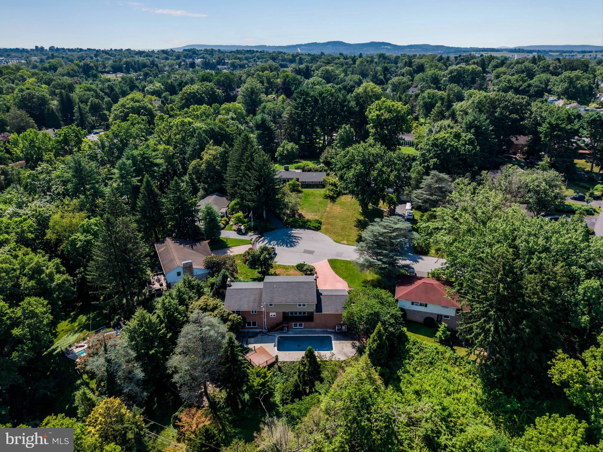 COUNTRY CLUB HILLS - Residential