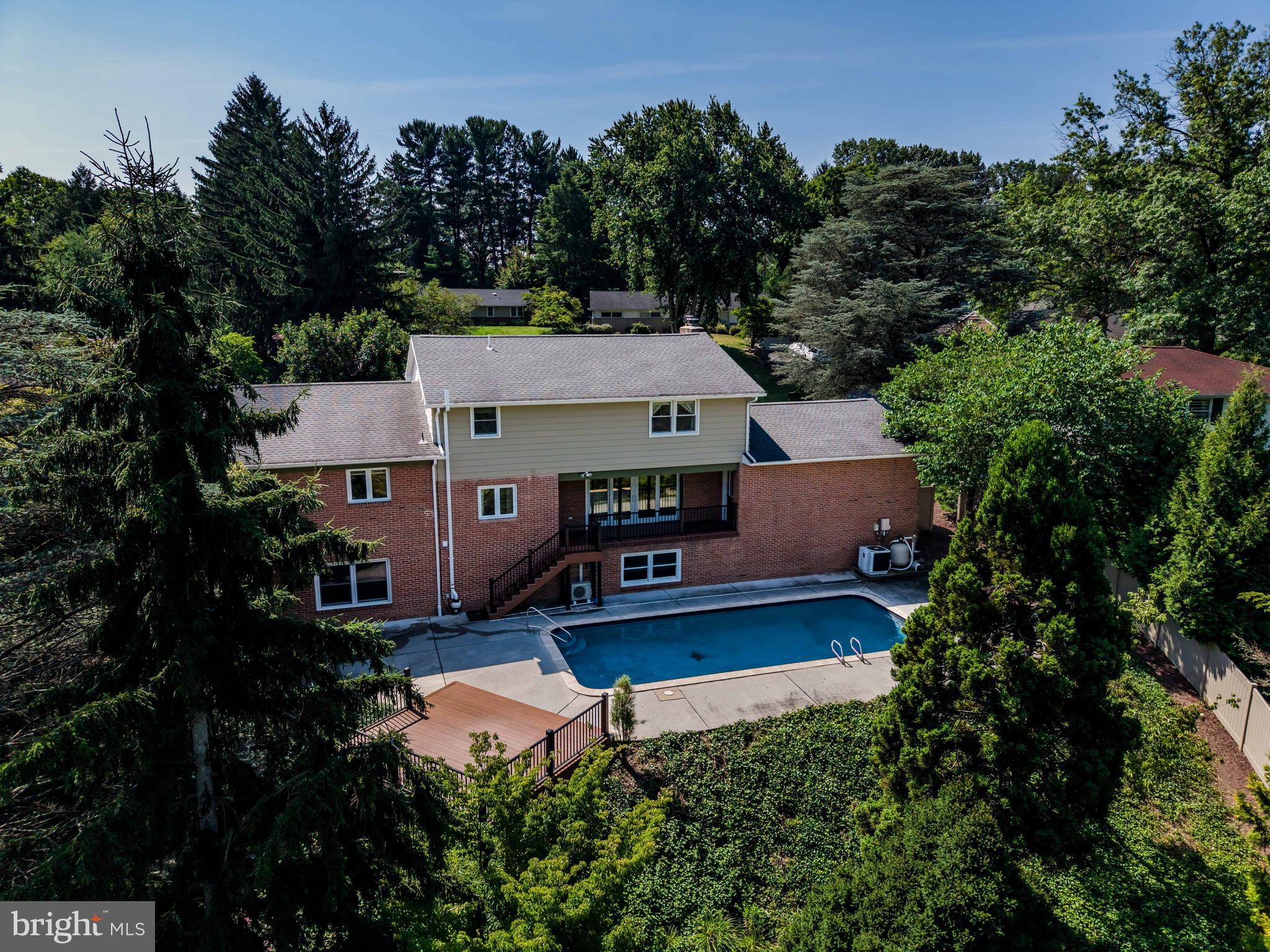 COUNTRY CLUB HILLS - Residential