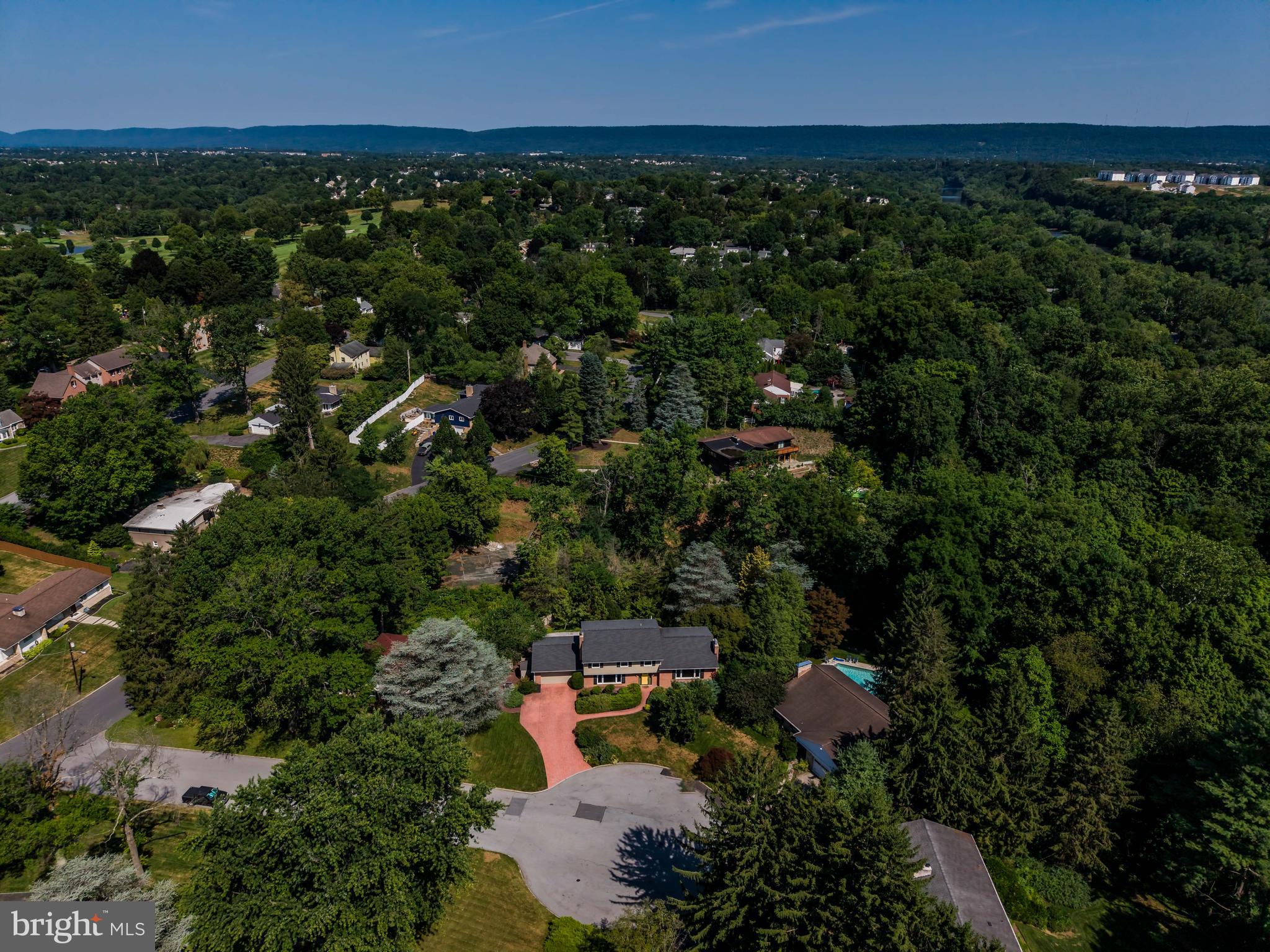 COUNTRY CLUB HILLS - Residential