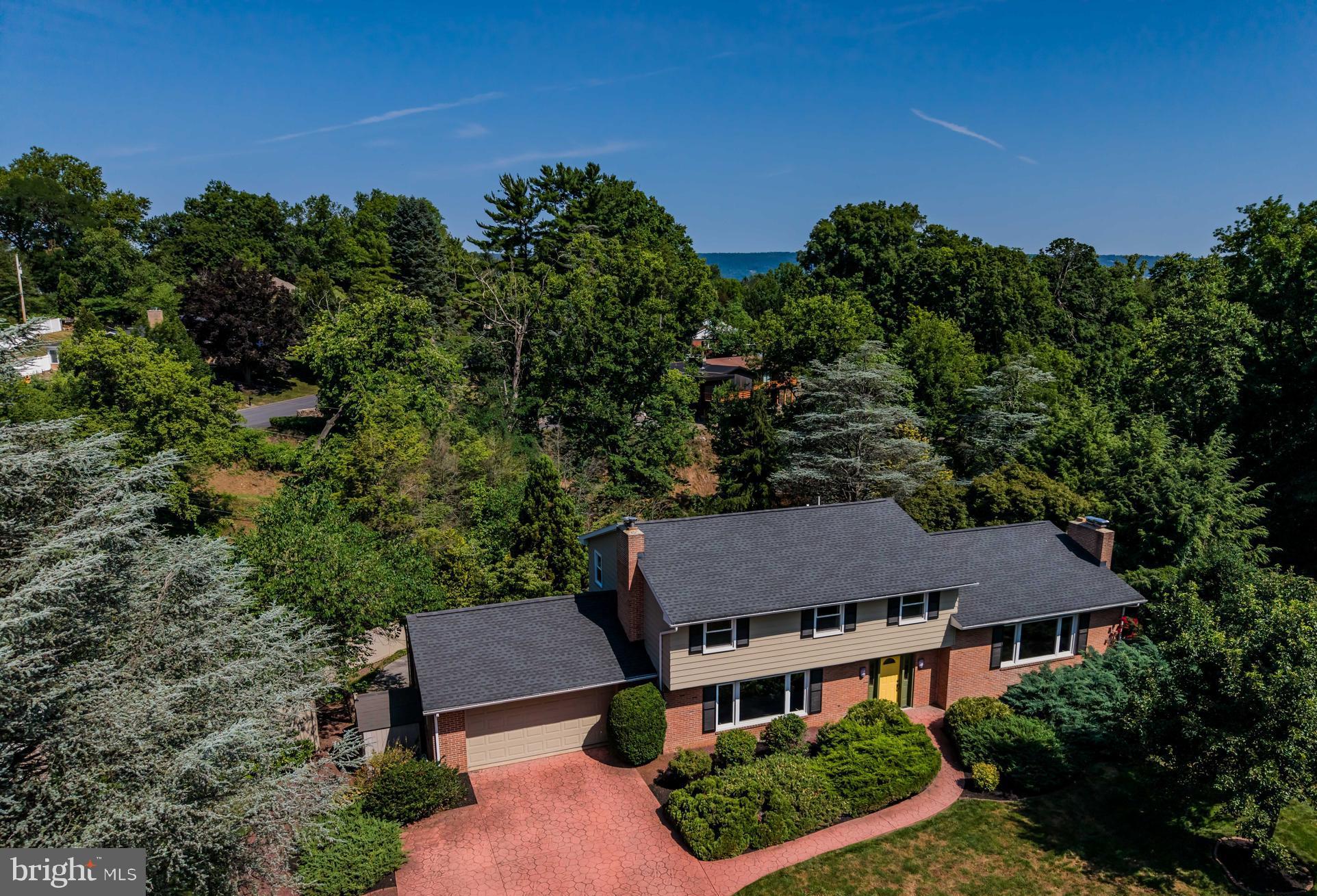 COUNTRY CLUB HILLS - Residential