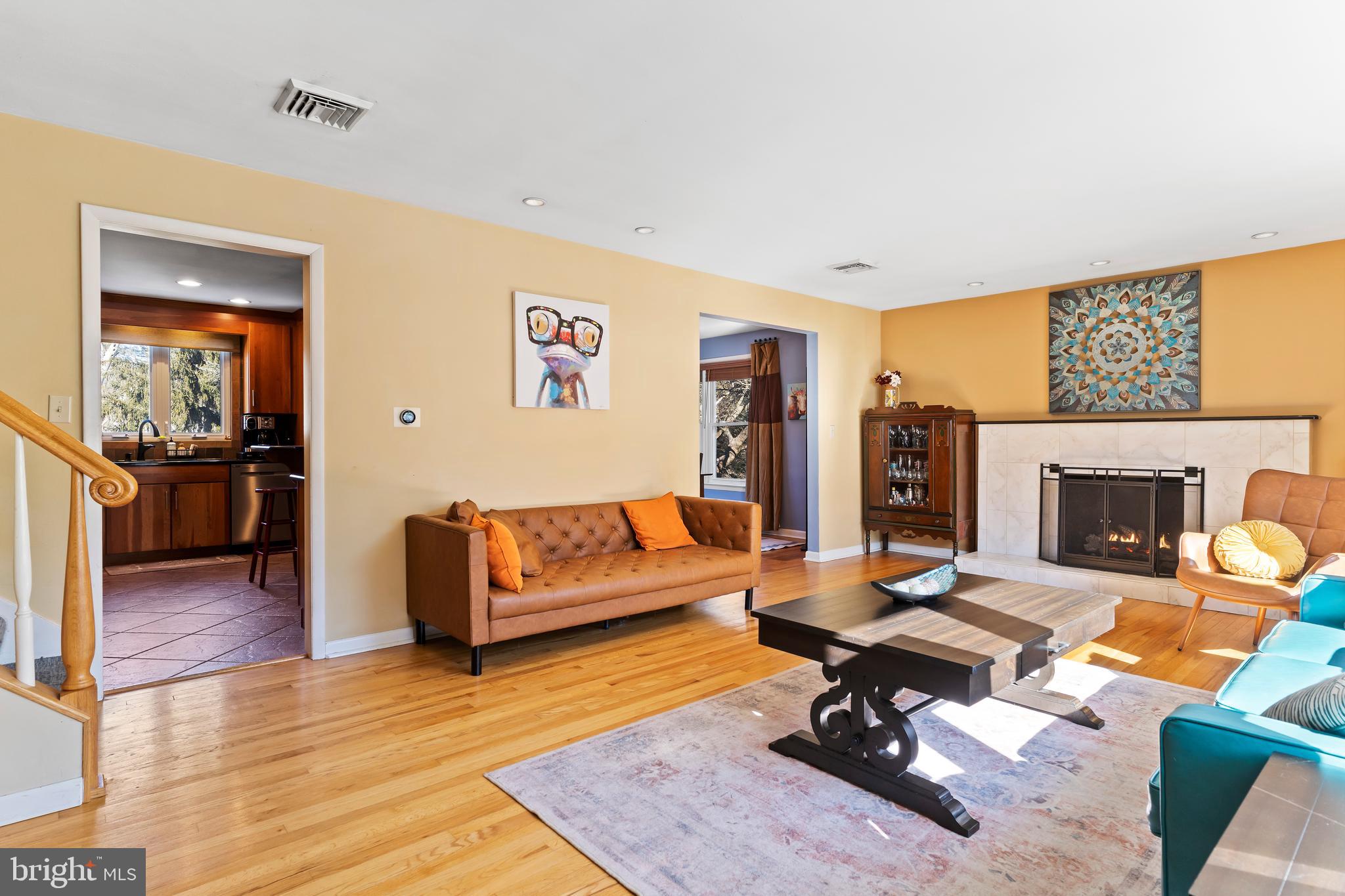 COUNTRY CLUB HILLS - Residential