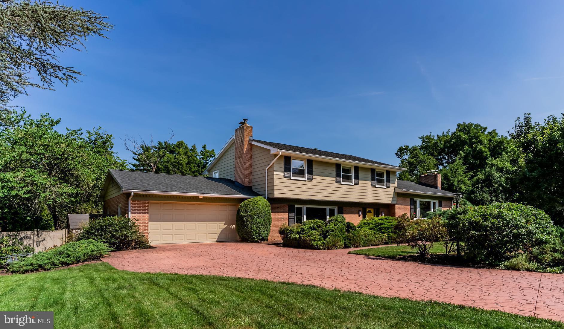 COUNTRY CLUB HILLS - Residential