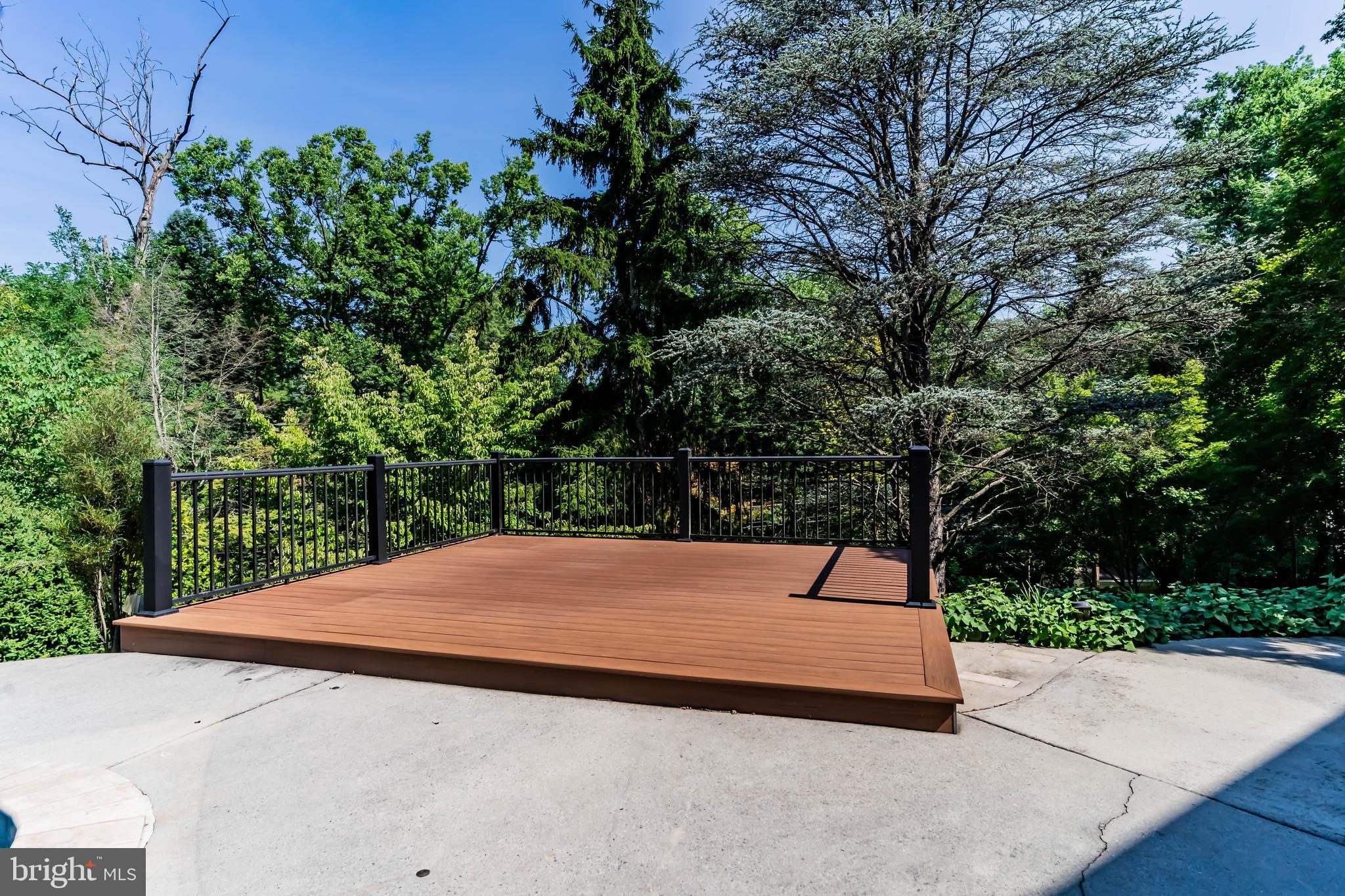 COUNTRY CLUB HILLS - Residential
