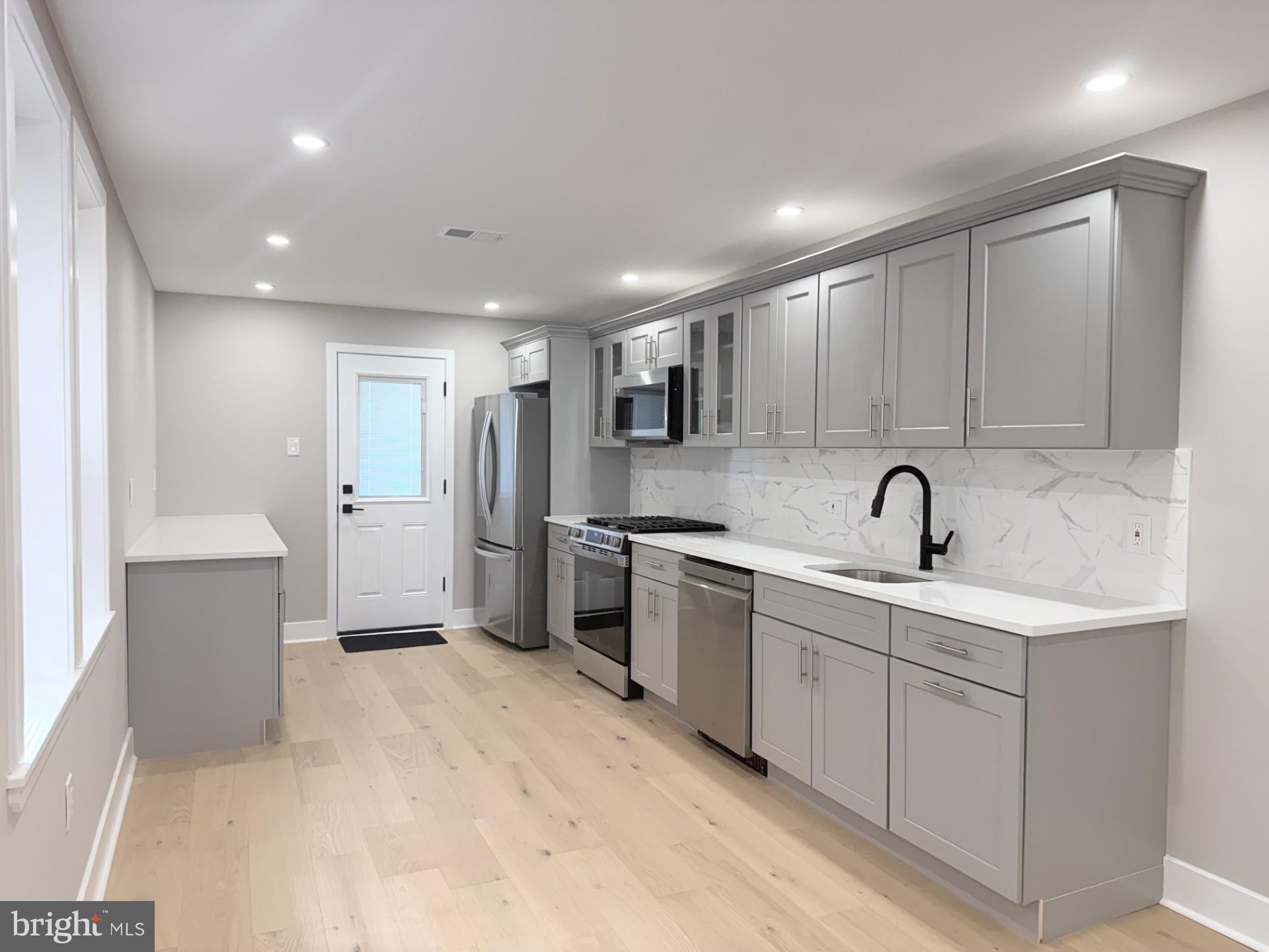 PHILADELPHIA (WEST) - Residential