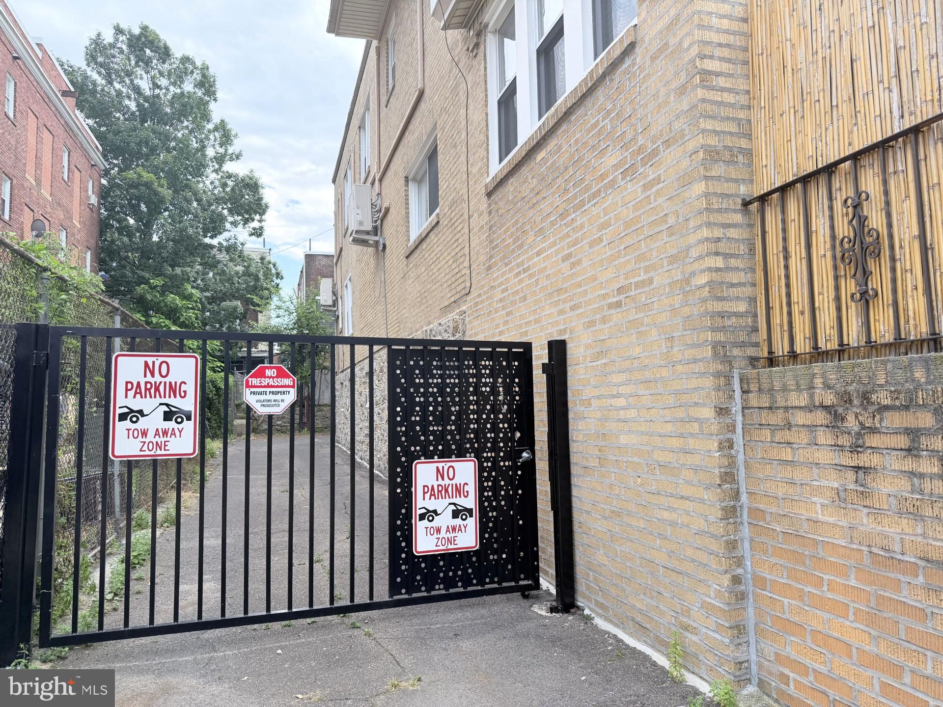 PHILADELPHIA (WEST) - Residential