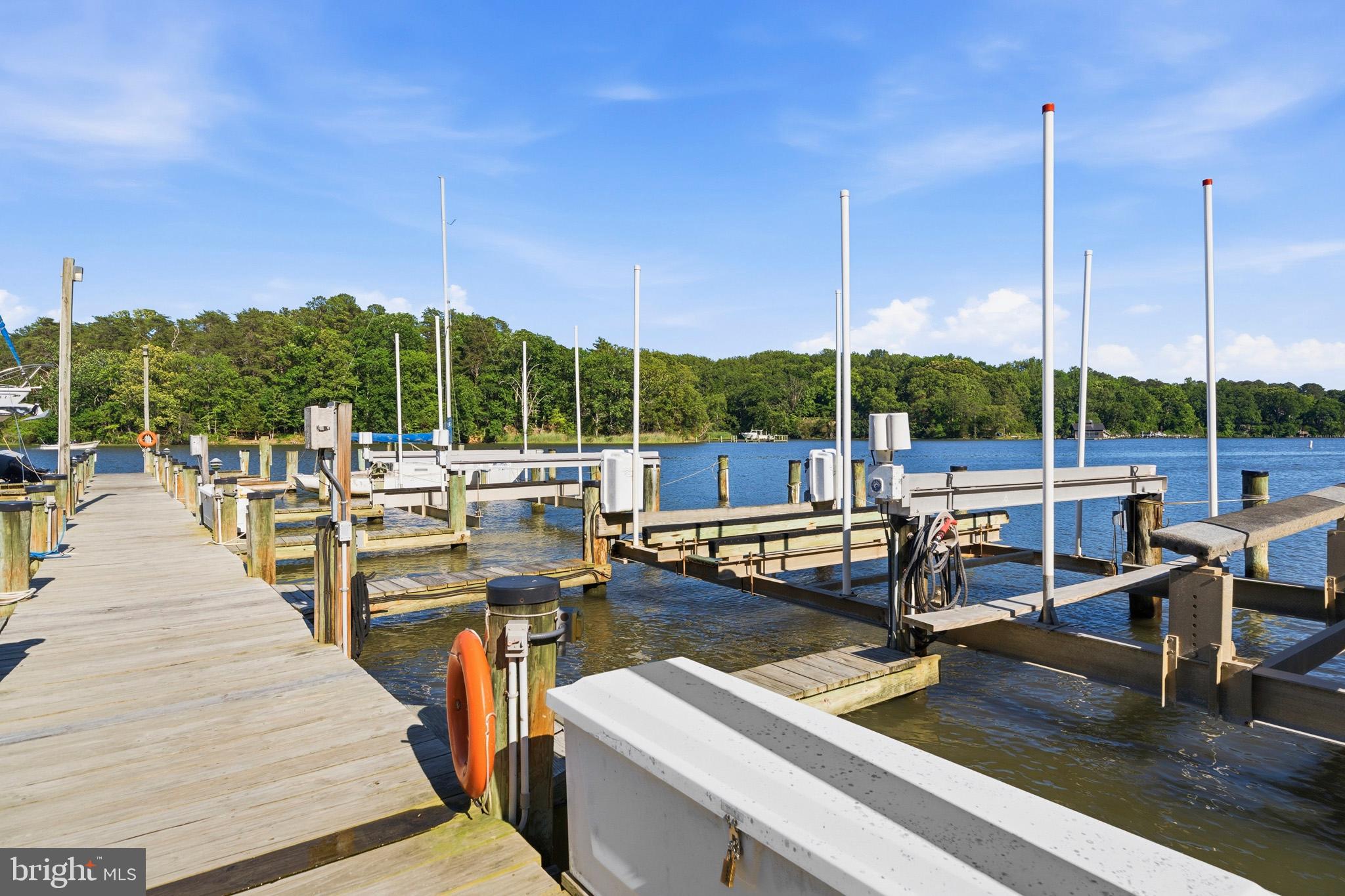 ST LEONARD SHORES - Residential
