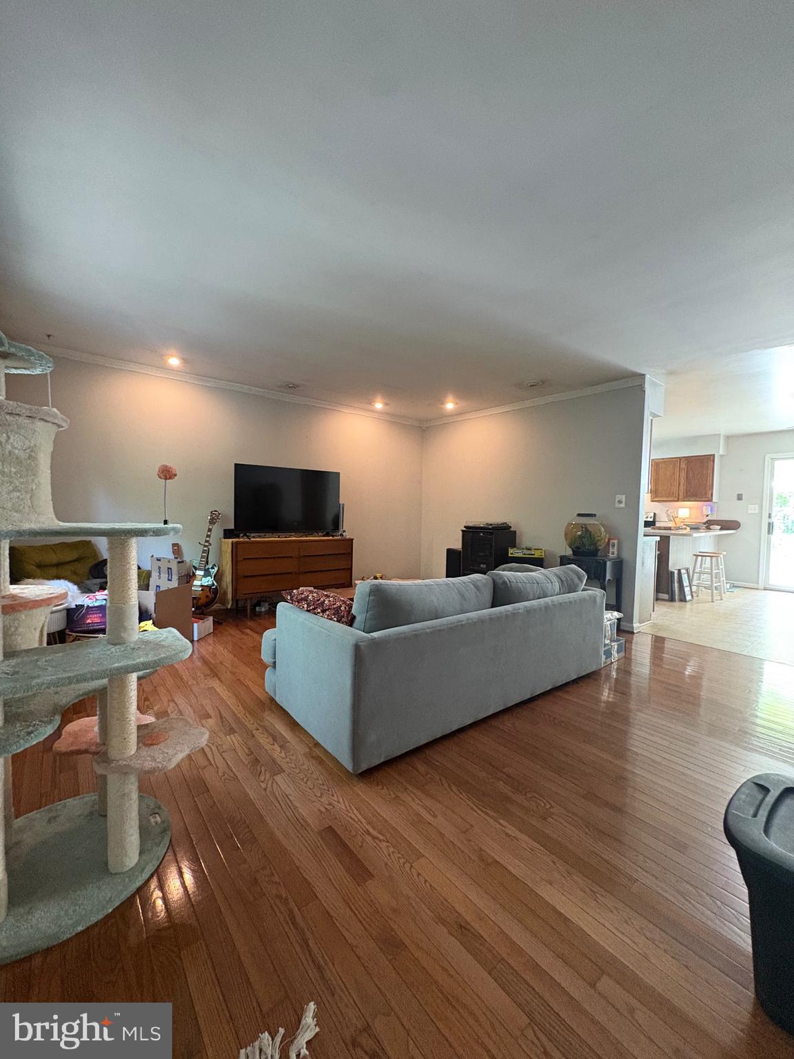 LONG BEACH - Residential