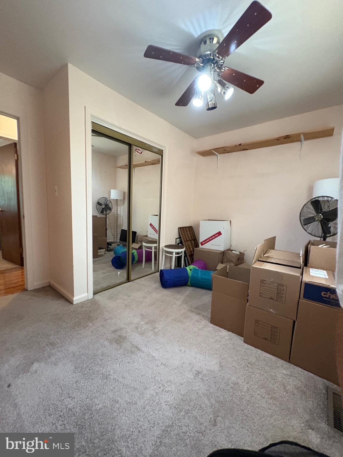 LONG BEACH - Residential