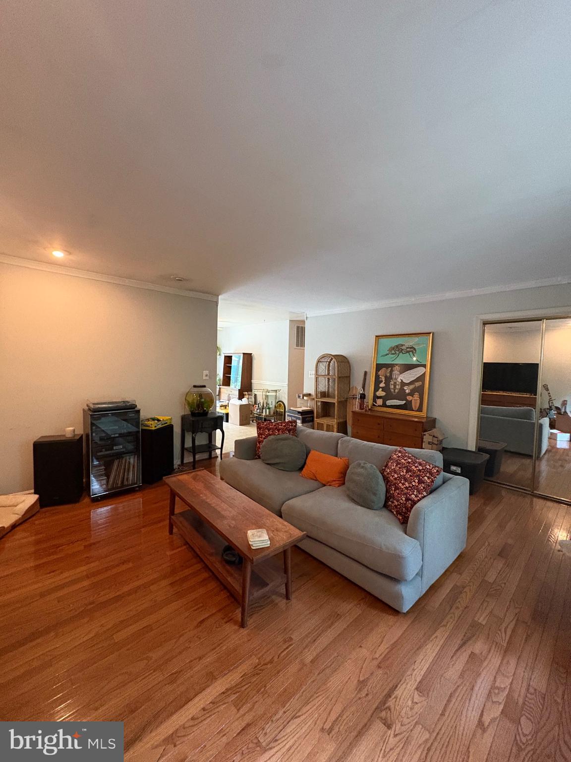 LONG BEACH - Residential