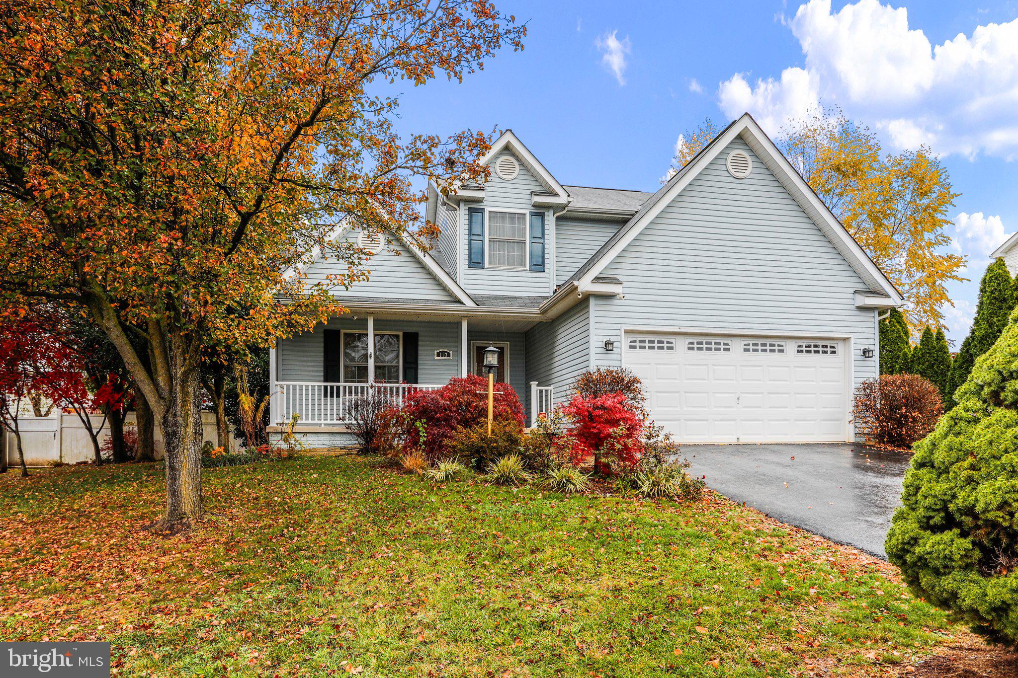 Located in Briar Run. This 3 bedroom 2 1/2 bath home has so much to offer. As soon as you enter, you are greeted with stunning cathedral ceilings in the oversized  living room. The main floor features hardwood and LVP flooring throughout. The main level has an open floorplan that is the center for entertaining. 
Dining room connects to a breakfast nook and kitchen. The kitchen features stainless steel appliances, including a French door refrigerator. Laundry room is large off from kitchen and offers with tons of storage. Outside you have a large deck off of your breakfast nook overlooking you fenced in private yard.   Upstairs you have 2 large sized bedrooms. The hall bath includes ceramic tile flooring and tub/shower combo. The large master suite features ceiling fan and a luxury bathroom. Master bath also features ceramic tile floor, a double sink vanity,  and a stall shower and a Jaden soaking tub to enjoy after a long day. The master bath opens to a large walk-in closet to complete the suite. The lower level of the home is unfinished with a rough in for a 3rd full bath. The lower level also houses your water softener, 80 gallon water heater, Trane heat pump with humidifier and electrostatic filter. This home and location is well desired and a great commuter location to both VA and MD This house is a must see! Don't wait - schedule your showing today!
