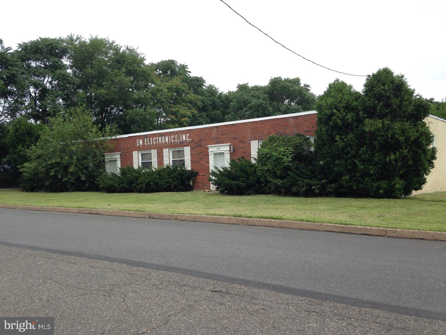 Looking to expand? Two Properties One Building +/- 5600 SF Flex Space in Yeadon Industrial Parks. Currently set up as one unit, can be divided into two separate spaces with two addresses. 4 offices, 4 bathrooms, kitchenette, warehouse and 2 loading docks in rear. On and off street parking on quiet dead-end road. Loads of potential for owner-user or investor.  Located just off of Bailey Rd in Yeadon Industrial Park. Minutes outside Philadelphia and less than 10 minutes to I-95.