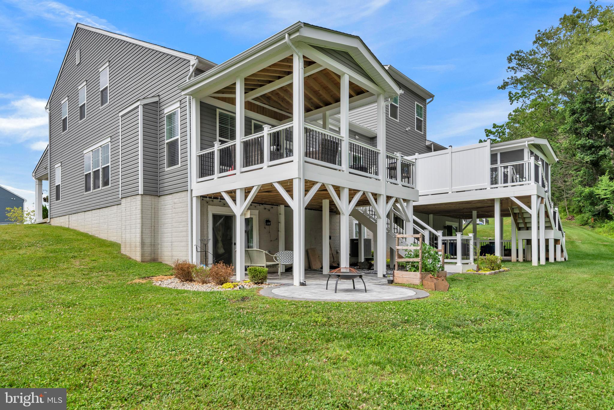 SNADER'S SUMMIT - Residential
