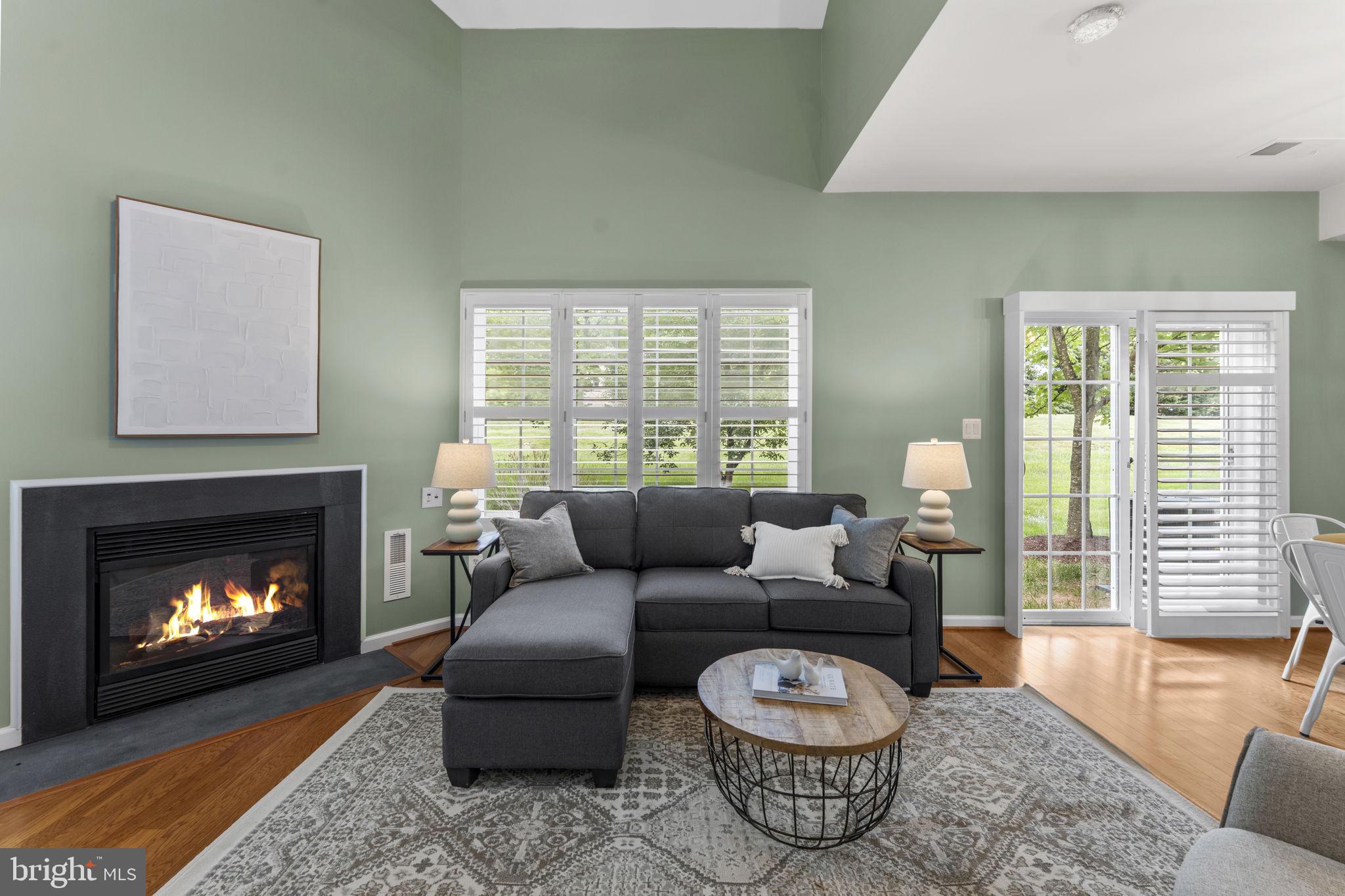 CHATSWORTH VILLAGE CONDO - Residential