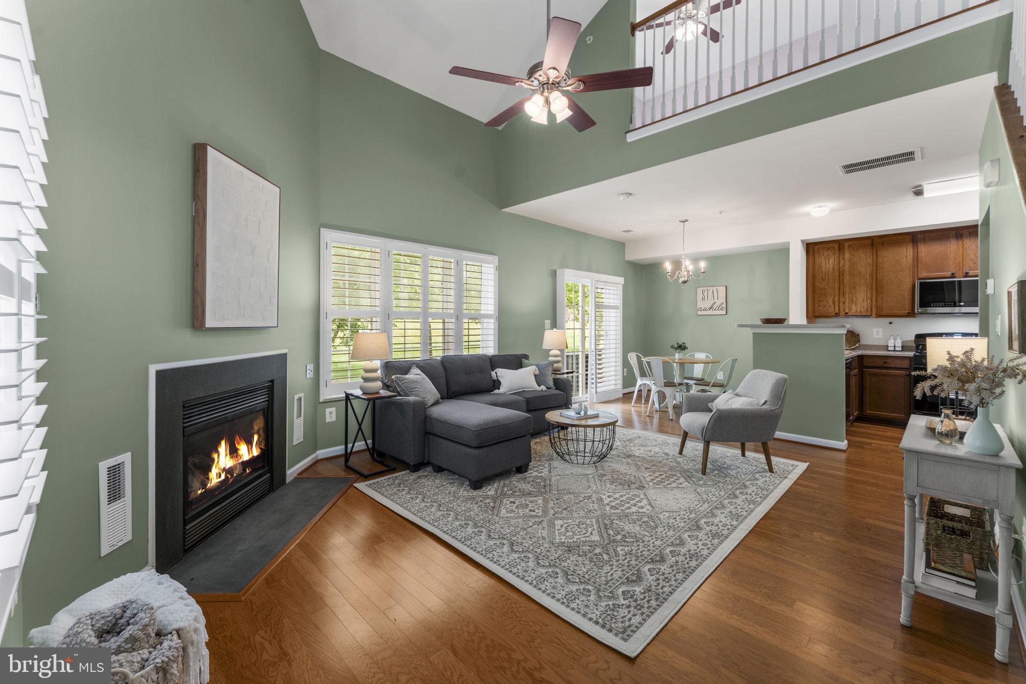 CHATSWORTH VILLAGE CONDO - Residential