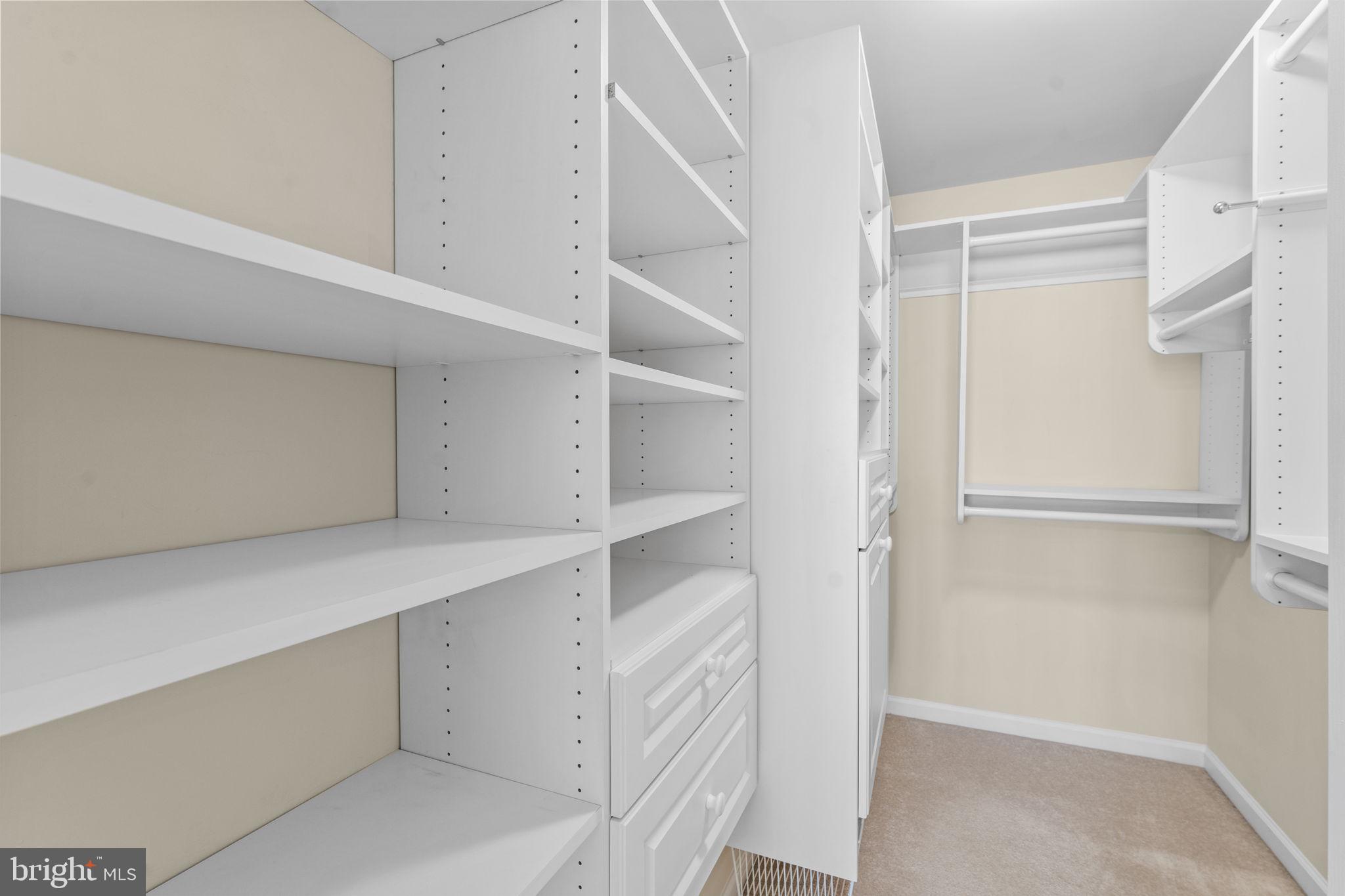 CHATSWORTH VILLAGE CONDO - Residential